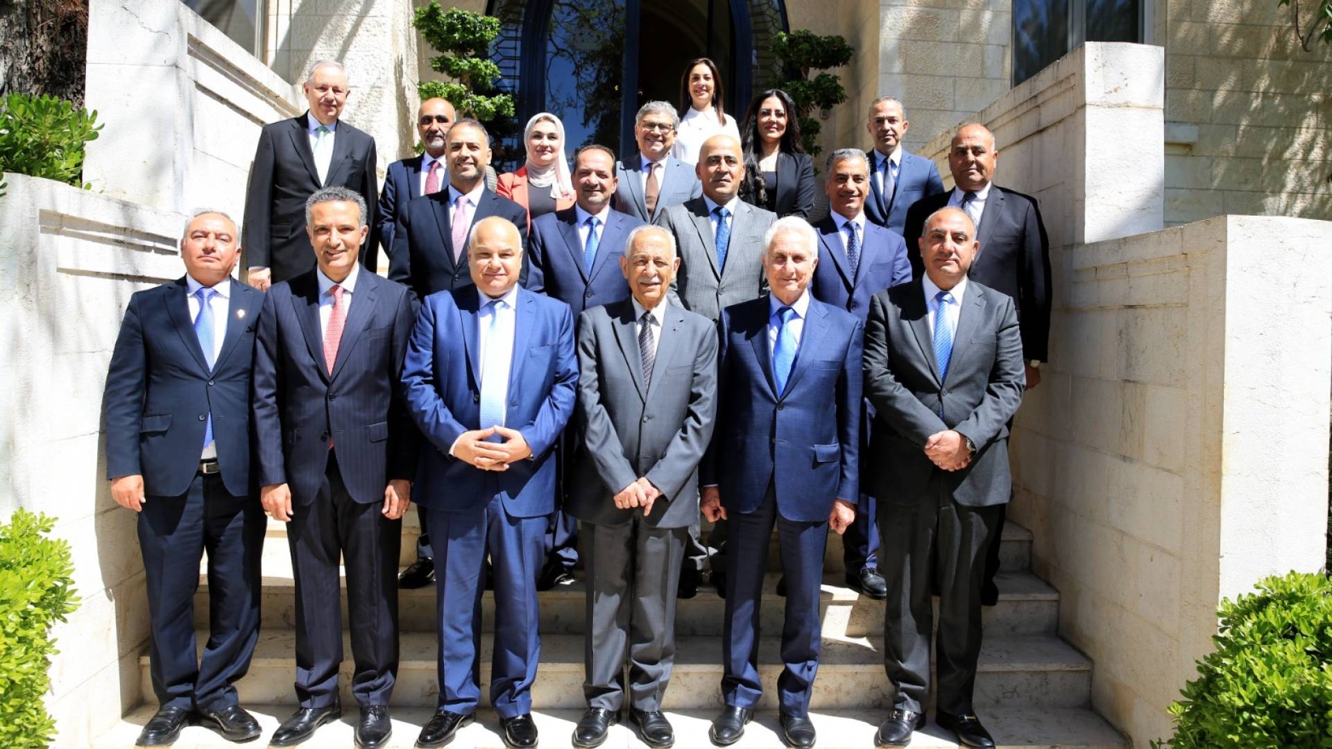 العيسوي يرعى توقيع اتفاقيات لتنفيذ المرحلة الثانية لمبادرة عربات الطعام