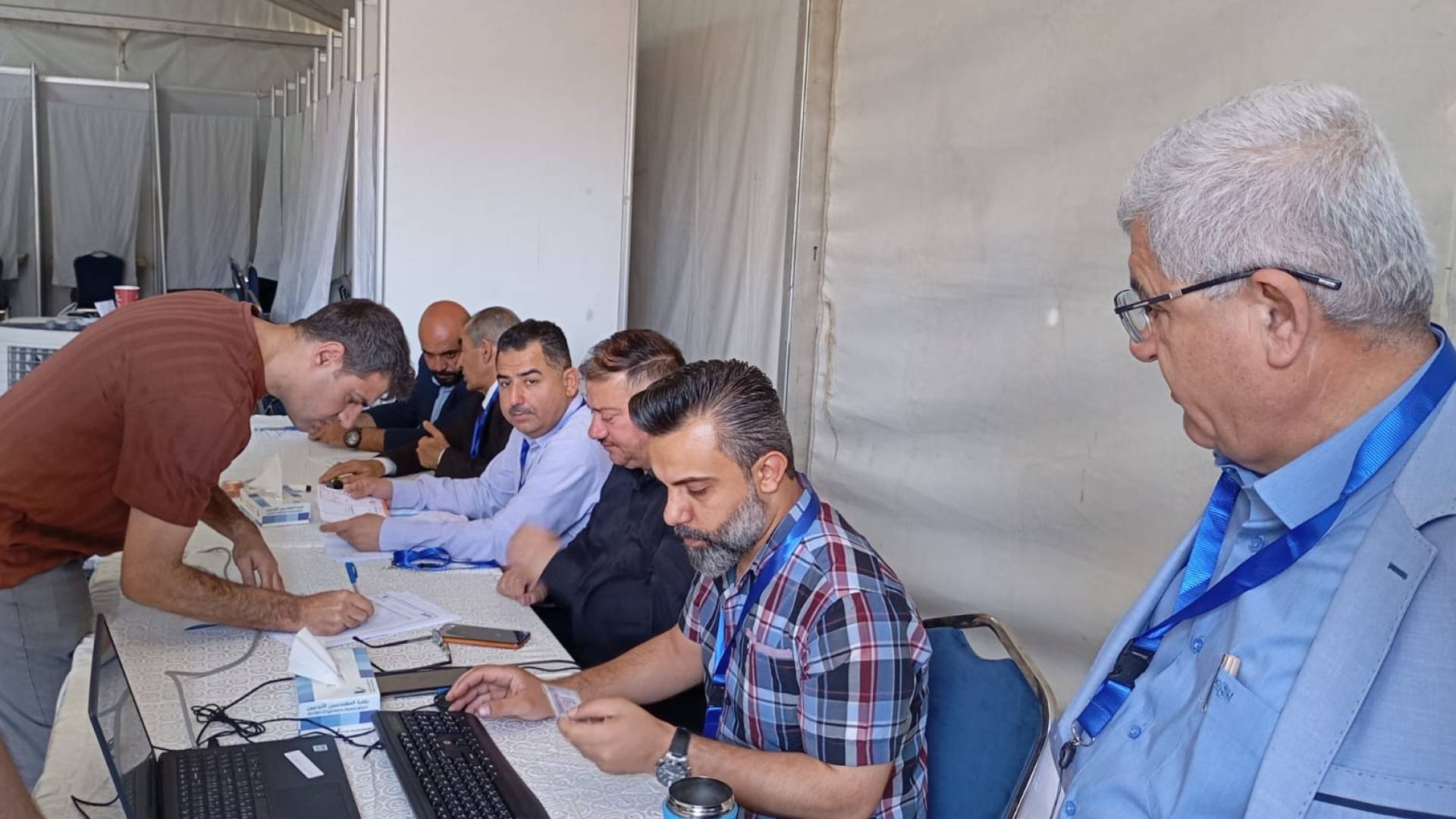 فتح صناديق الاقتراع في انتخابات نقابة المهندسين الأردنيين - صور
