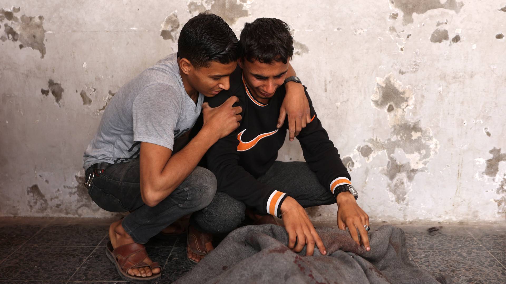 الحزن على الشهداء في غزة