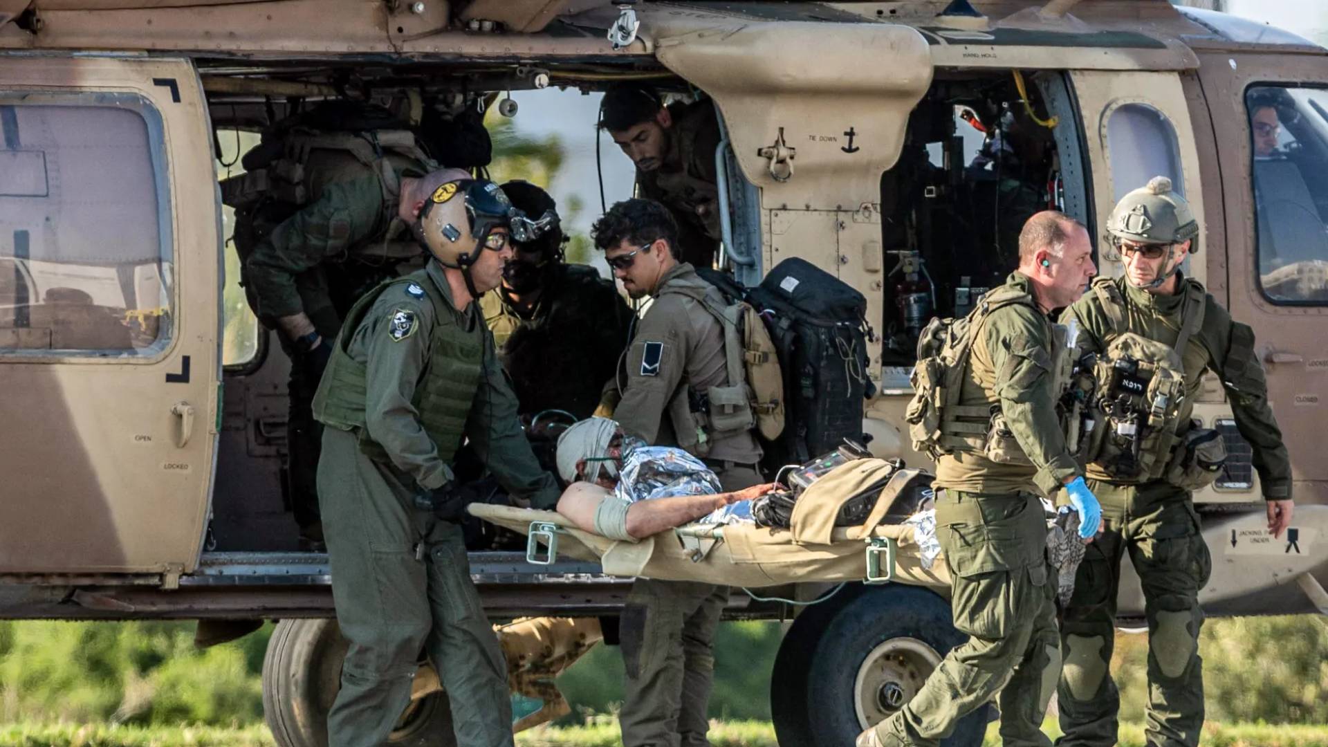 نقل جنود مصابين من جيش الاحتلال عبر مروحيات