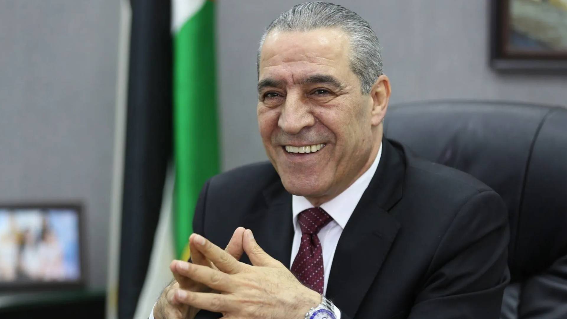 نائب الرئيس الفلسطيني حسين الشيخ