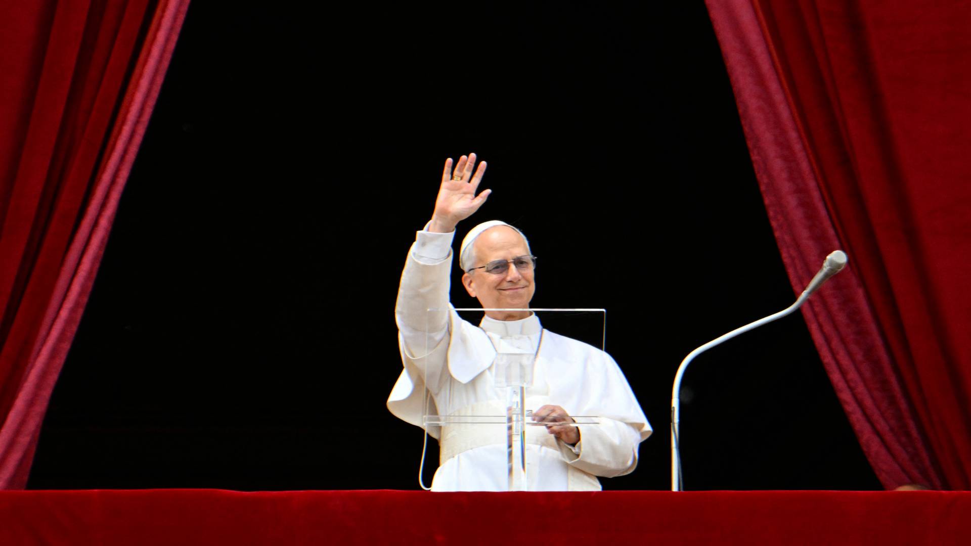 البابا ليو الرابع عشر