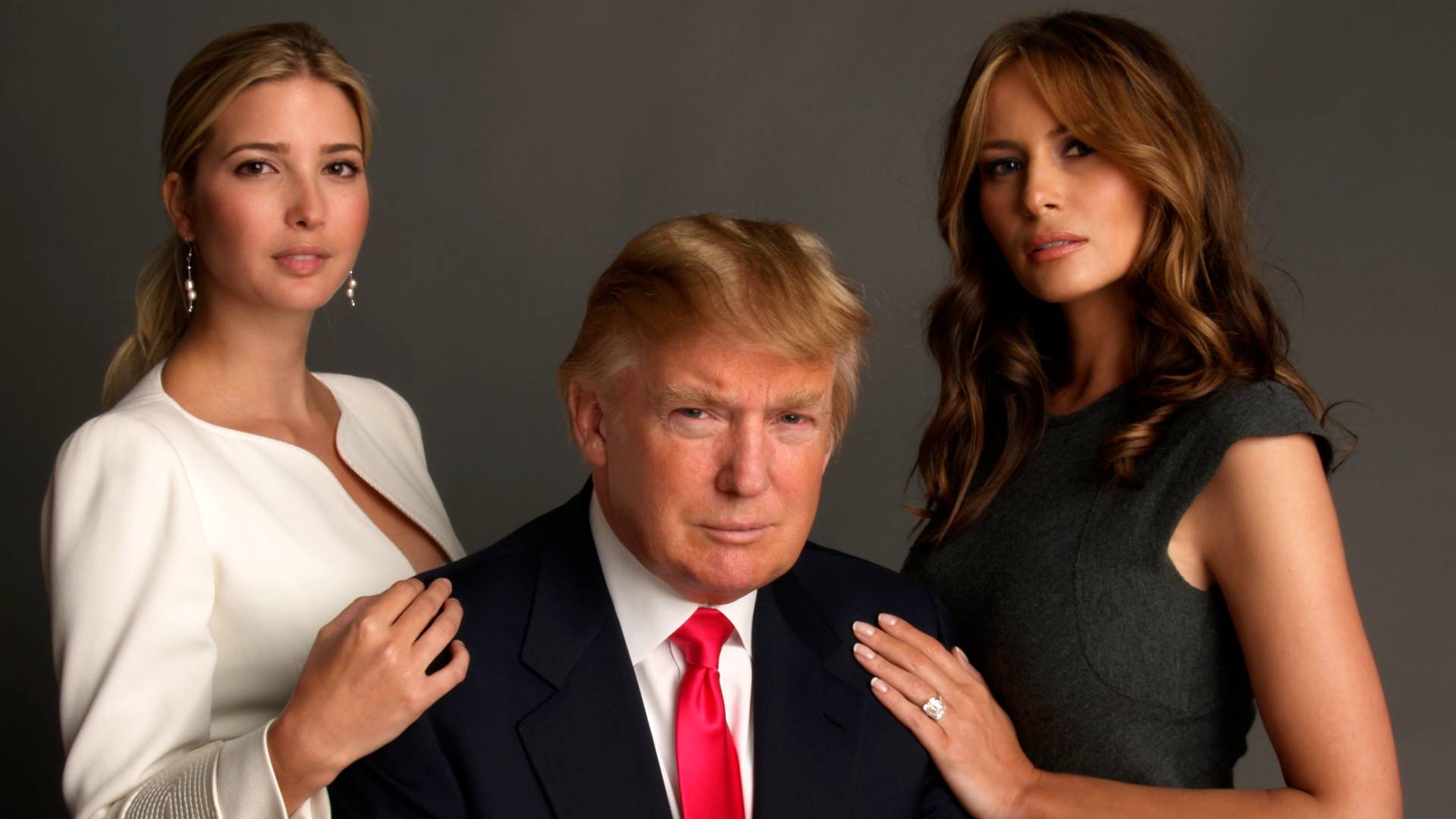 ميلانيا وإيفانكا وترمب