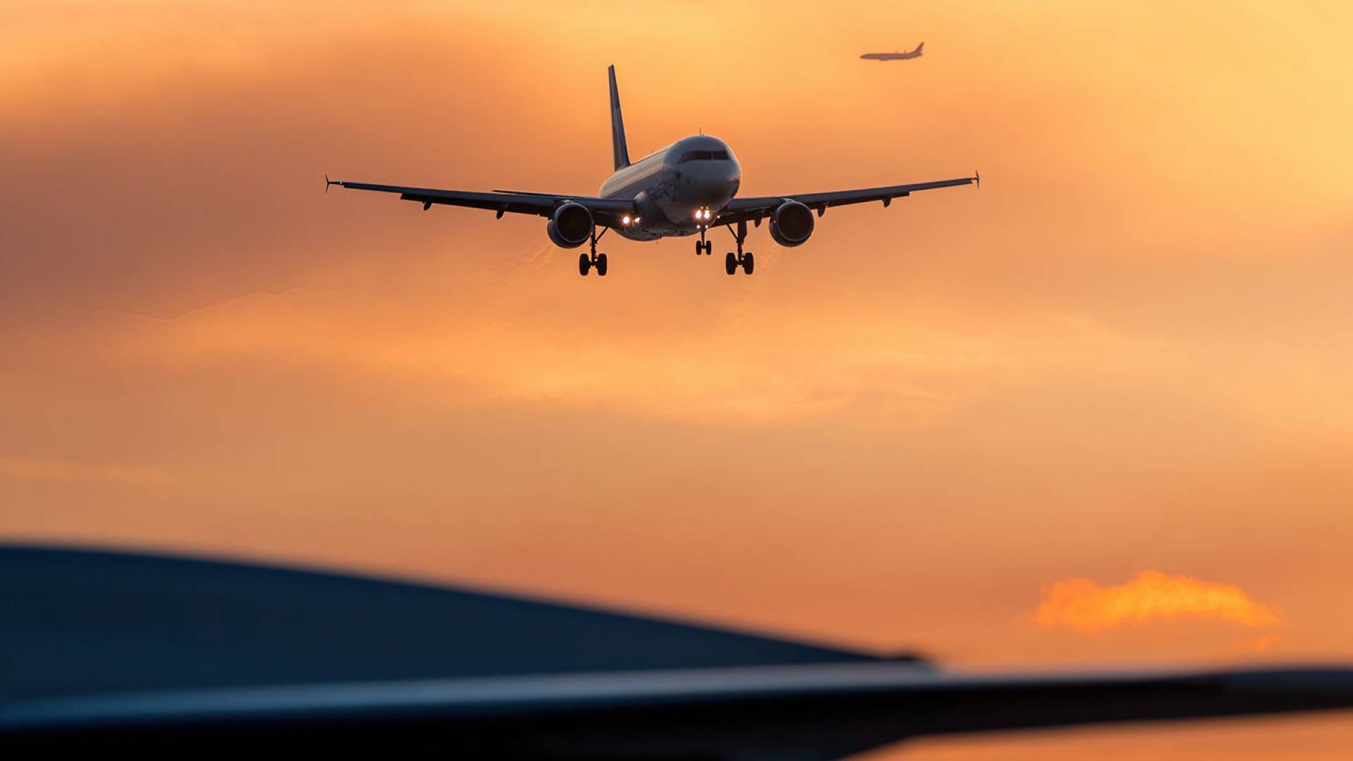 طائرة - تعبيرية