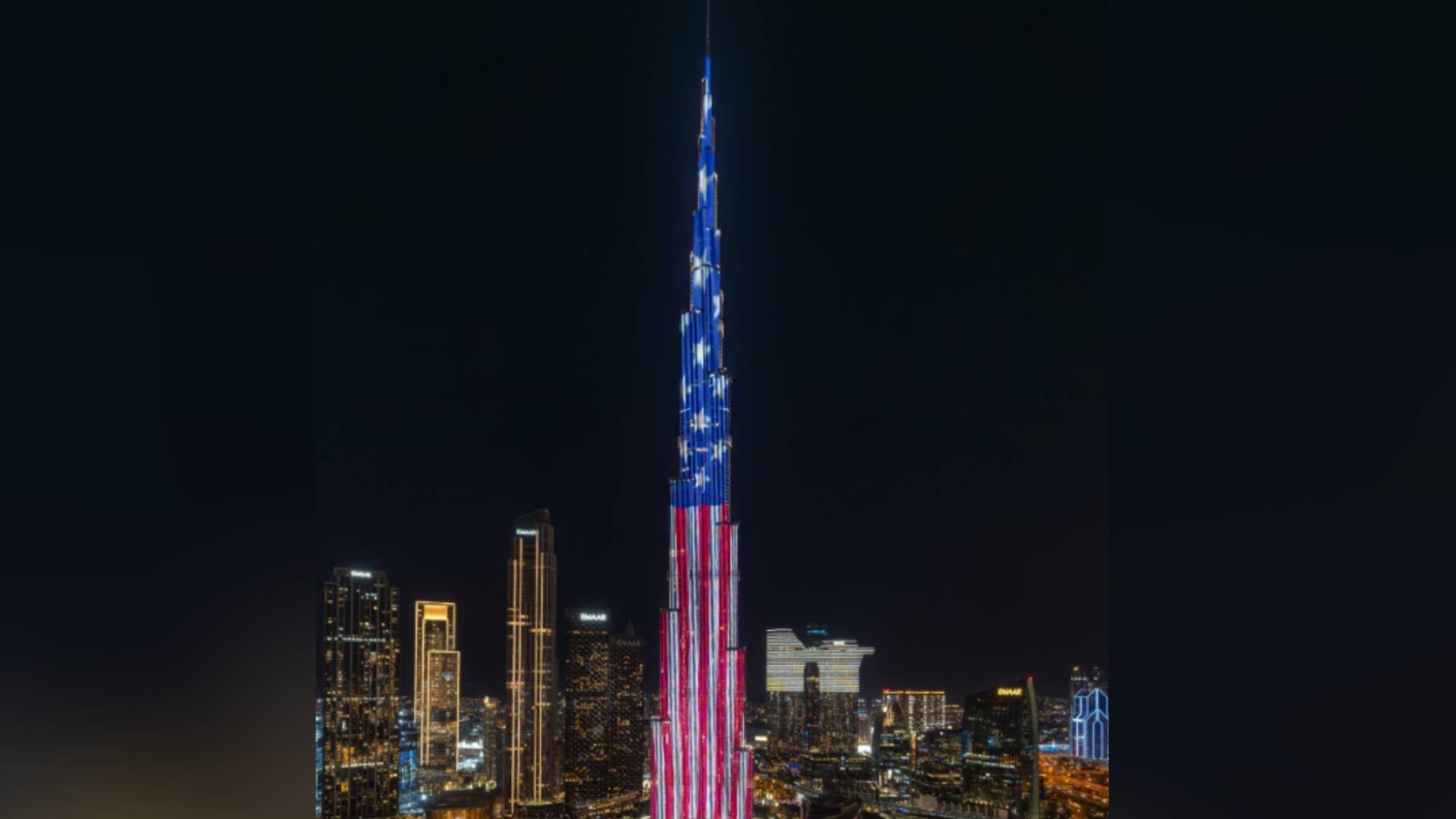 إضاءة برج خليفة بالعلم الأمريكي