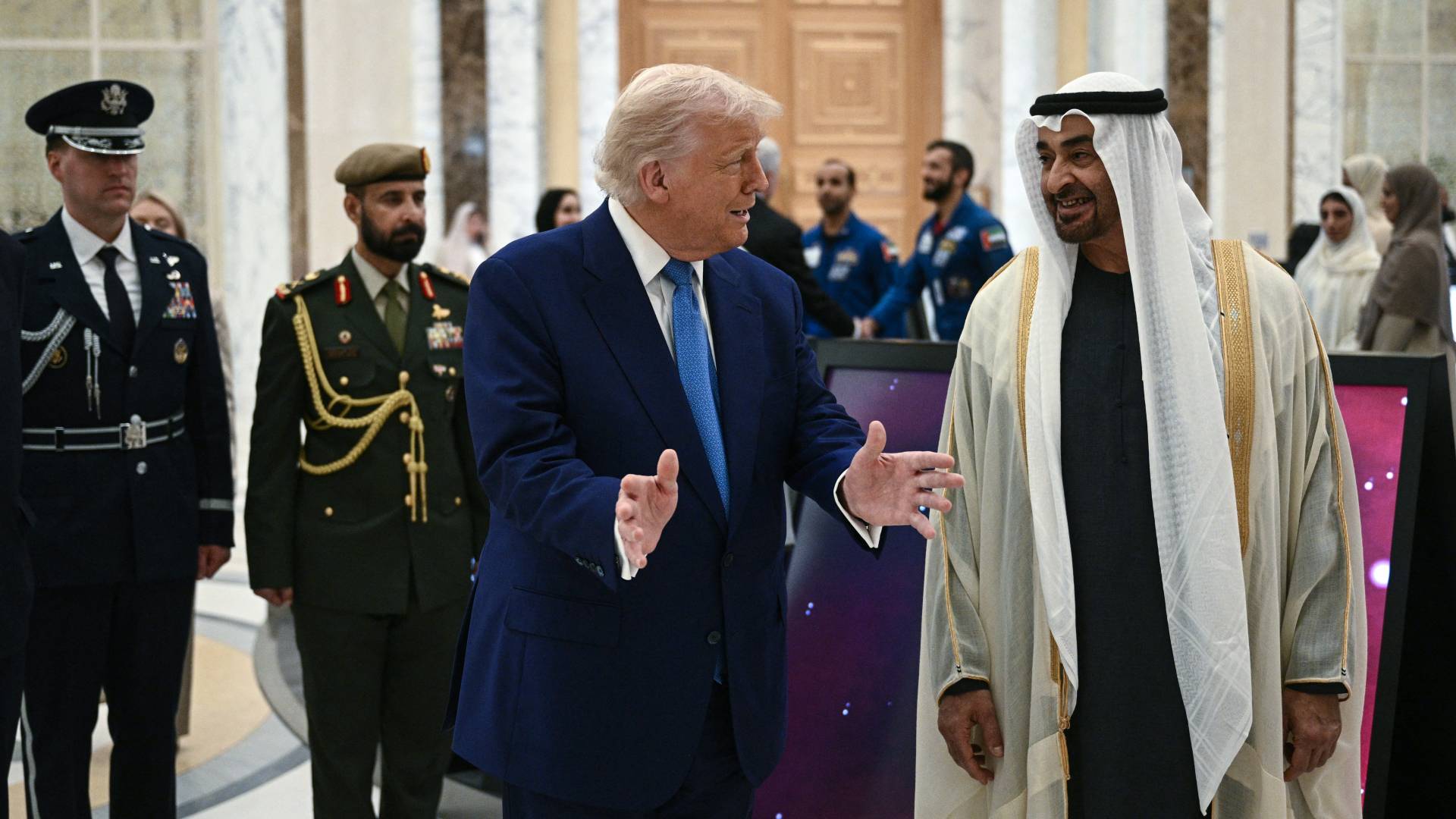 ترمب وبن زايد