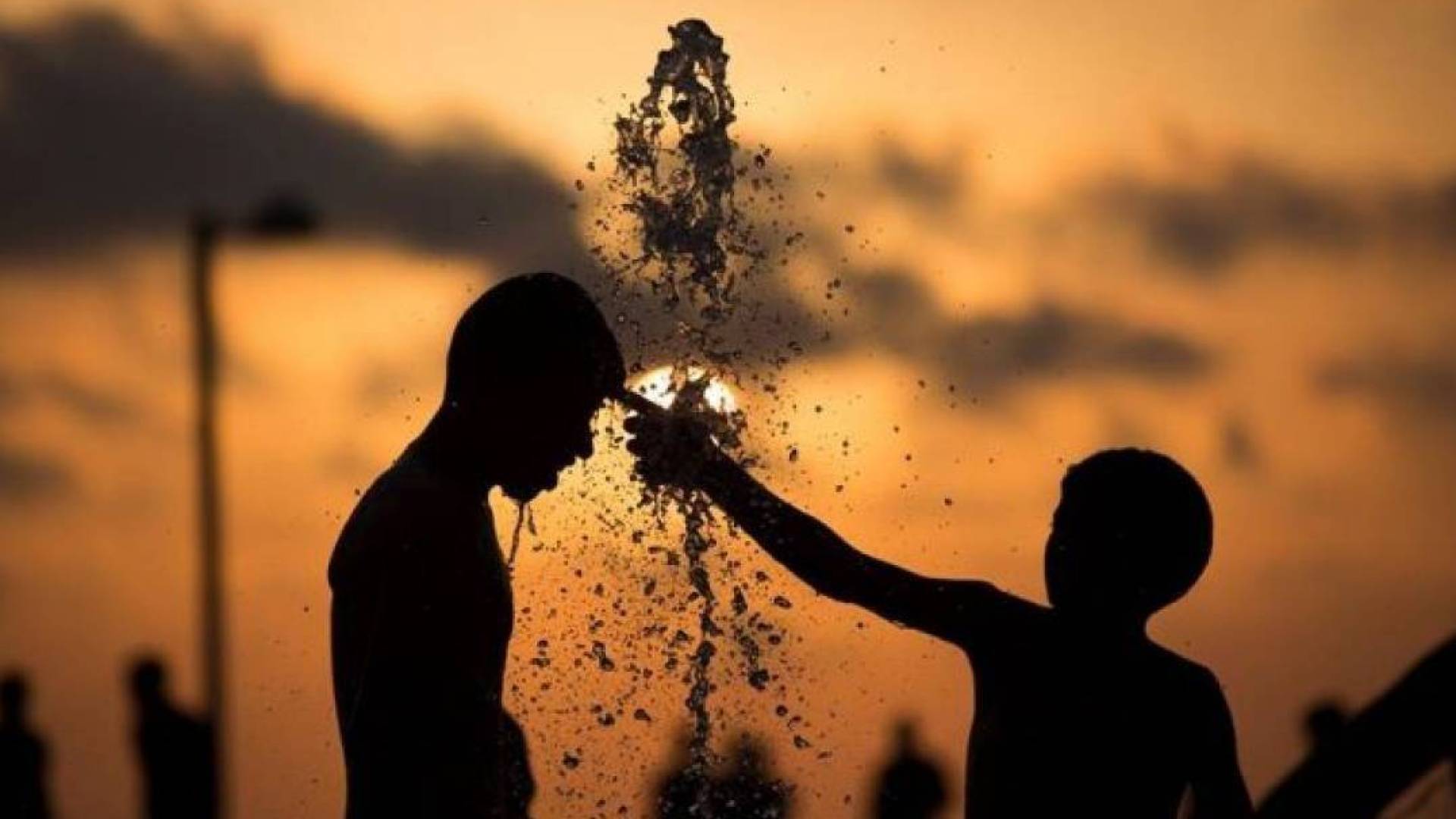 أجواء حارة - تعبيرية