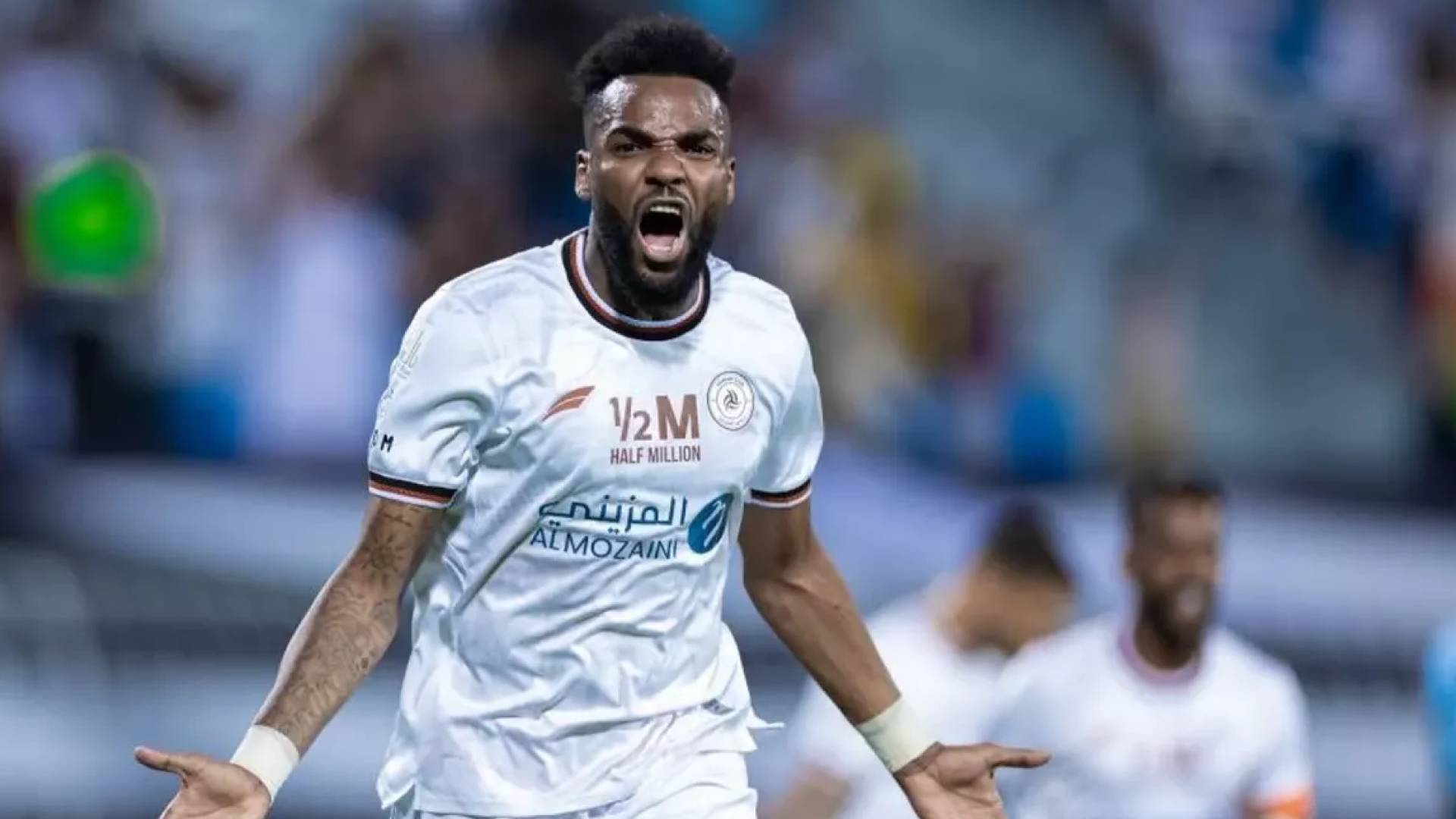 المهاجم الجابوني الراحل آرون بوبيندزا