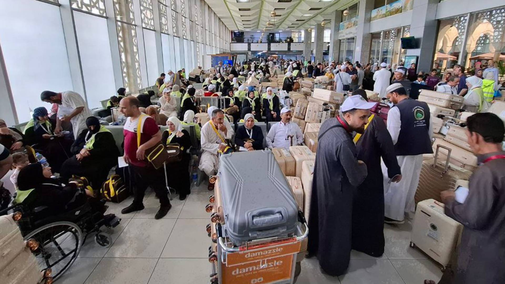 الحجاج السوريون يتوافدون إلى مطار دمشق