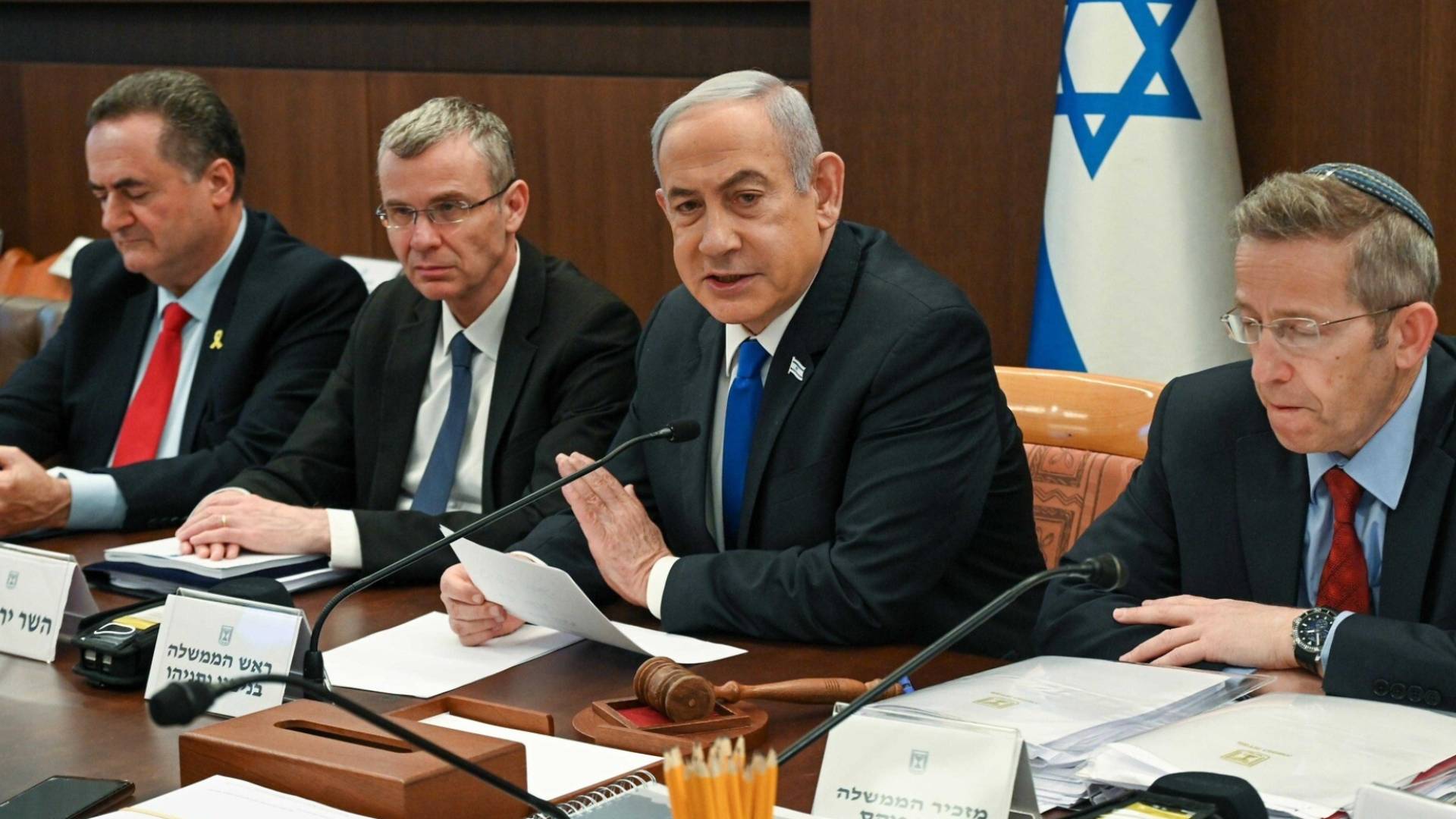 رئيس حكومة الاحتلال الإسرائيلي بنيامين نتنياهو يجتمع بحكومته