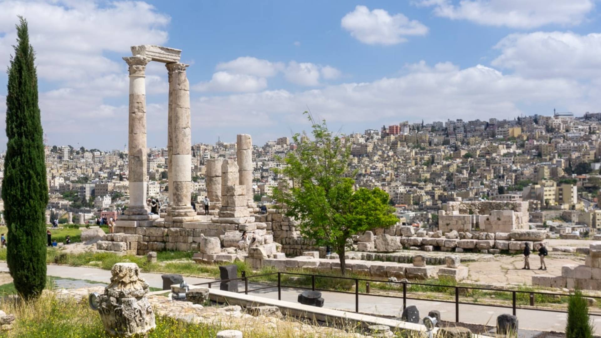 جانب من موقع جبل القلعة الأثري في العاصمة عمان