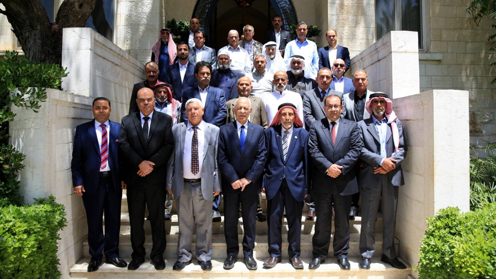 رئيس الديوان الملكي الهاشمي يوسف العيسوي