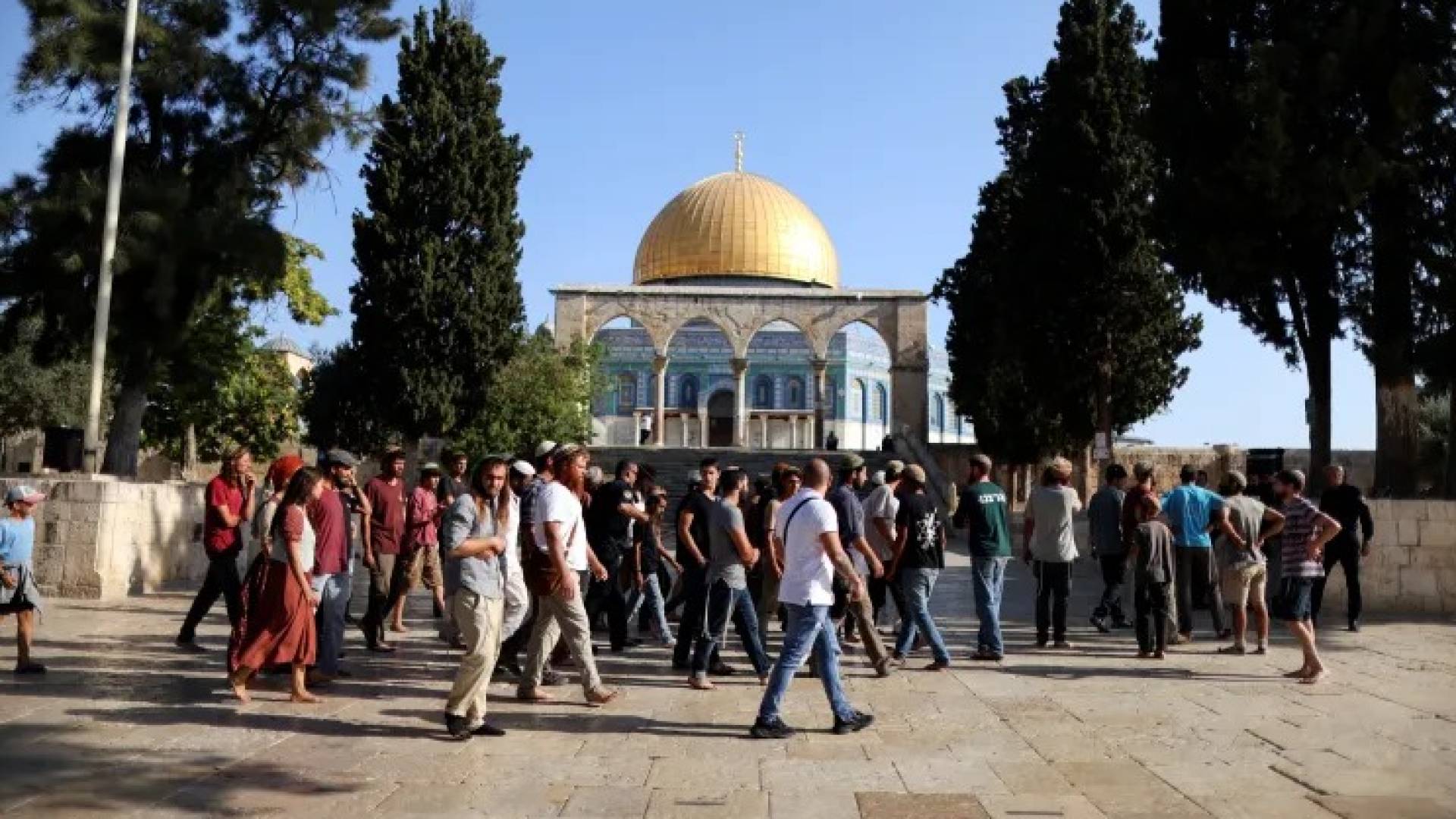 مستوطنون يقتحمون الأقصى