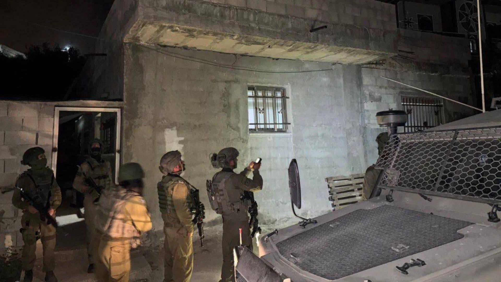 قوات الاحتلال تفخخ منزل الشهيد نائل سمارة في سلفيت