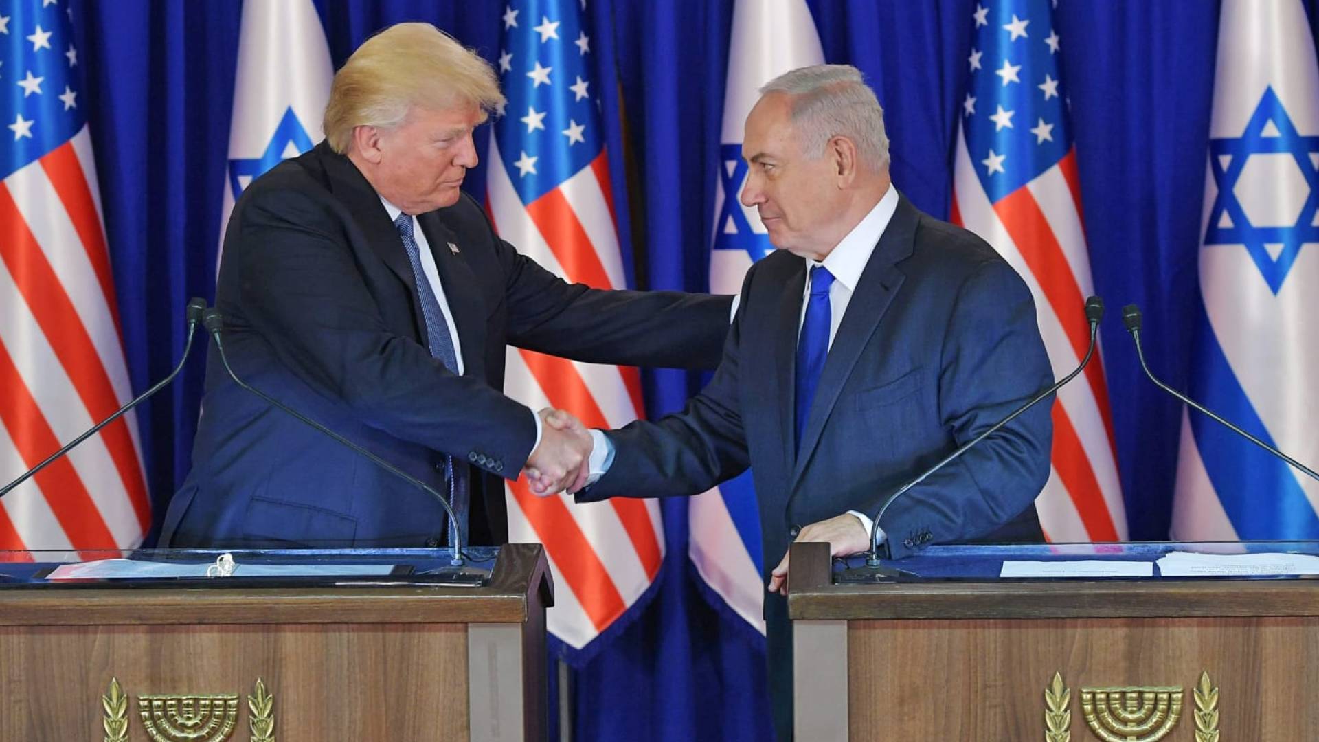 رئيس وزراء الاحتلال الإسرائيلي بنيامين نتنياهو والرئيس الأمريكي دونالد ترمب
