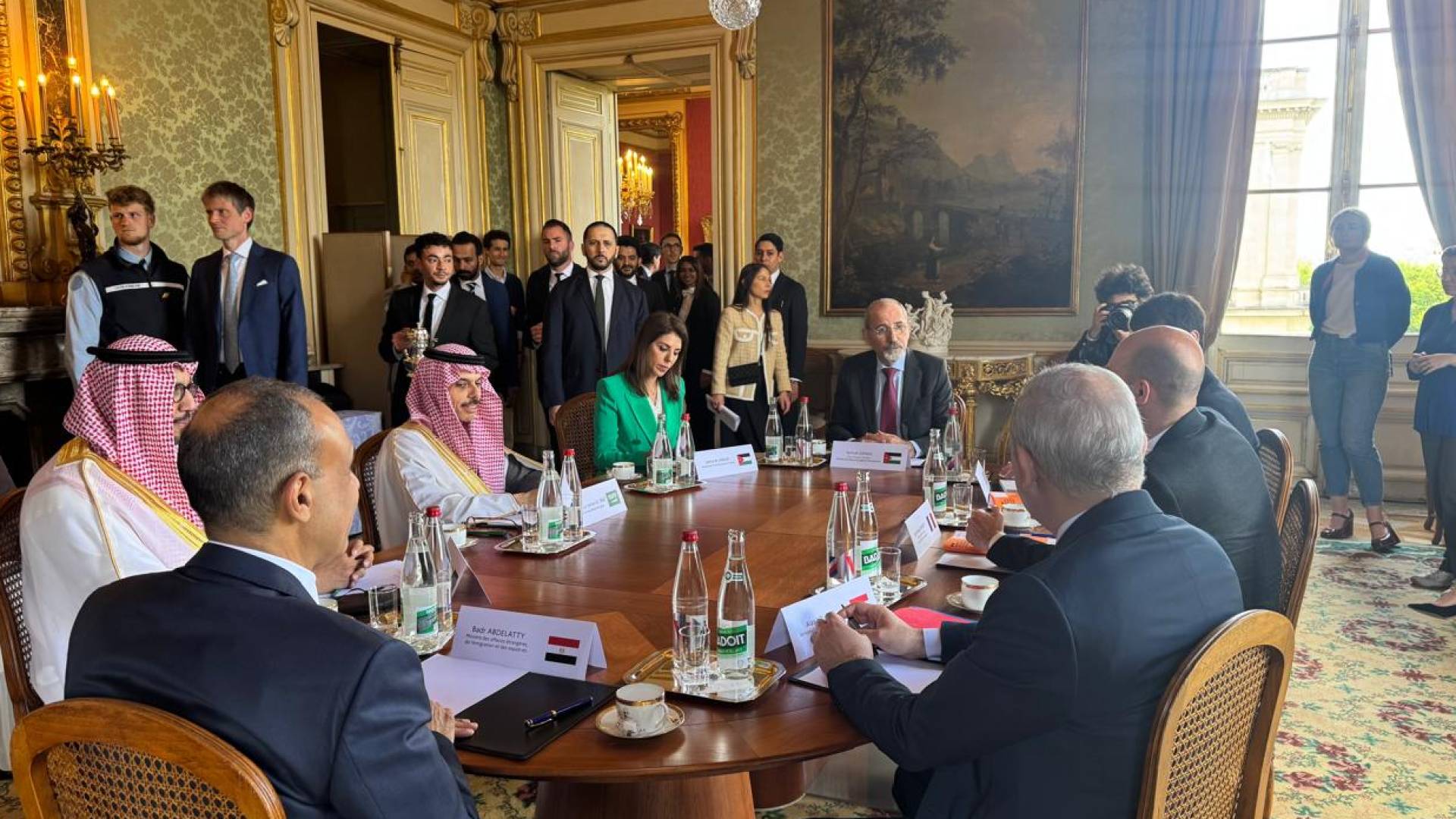 الصفدي وأعضاء اللجنة الوزارية بشأن غزة يجرون مباحثات موسعة في باريس.. فيديو