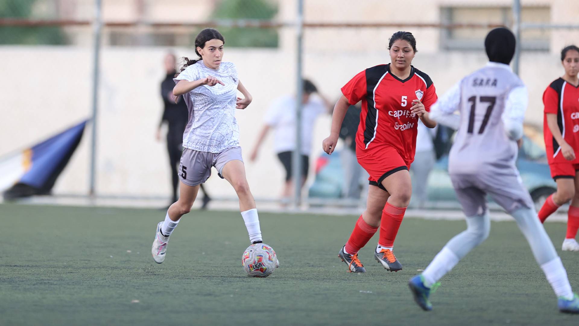 من المنافسات