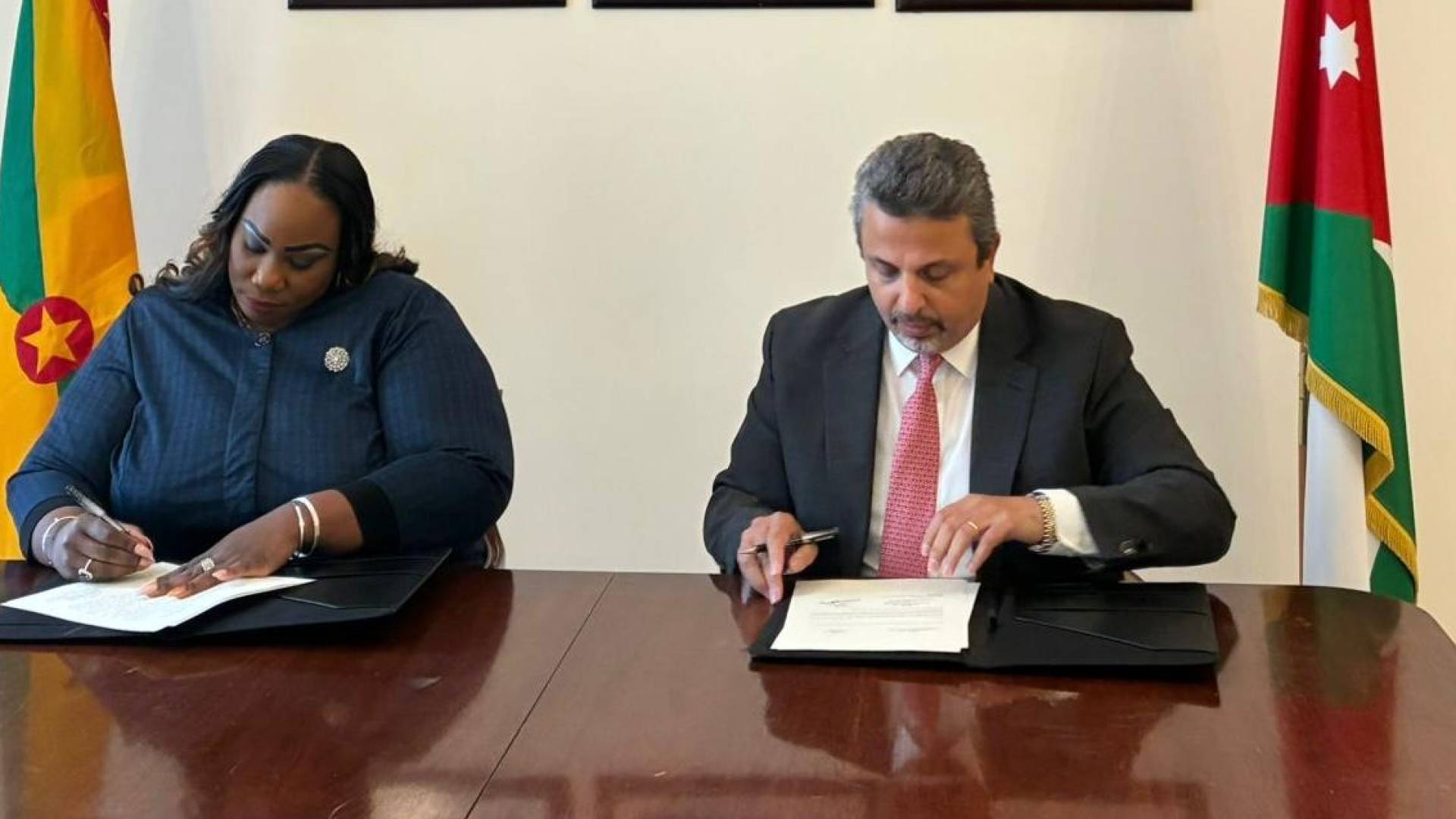 إقامة علاقات دبلوماسية بين الأردن ودولة غرينادا