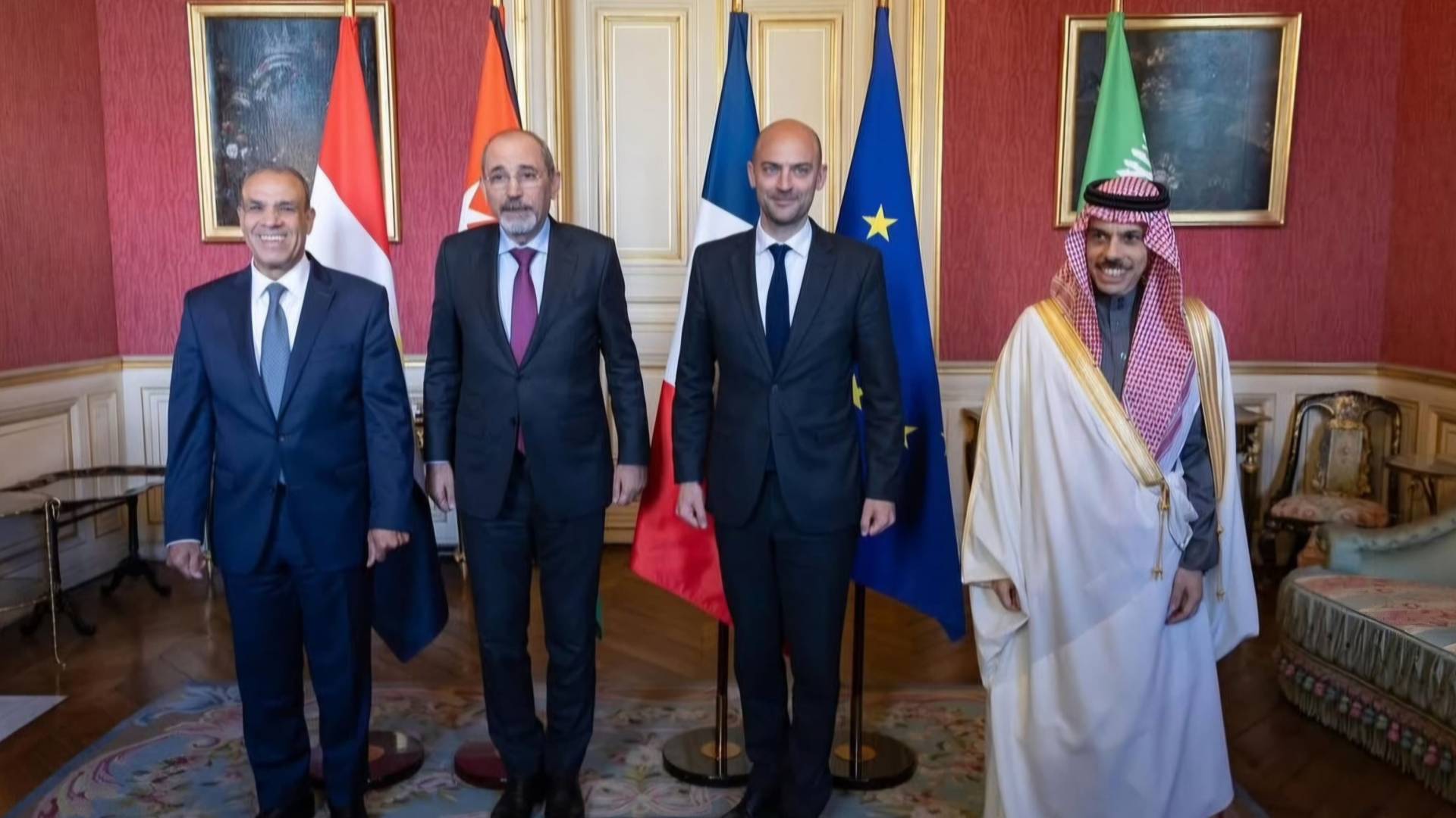 الصفدي يشارك في اجتماع للجنة الوزارية العربية الإسلامية في باريس