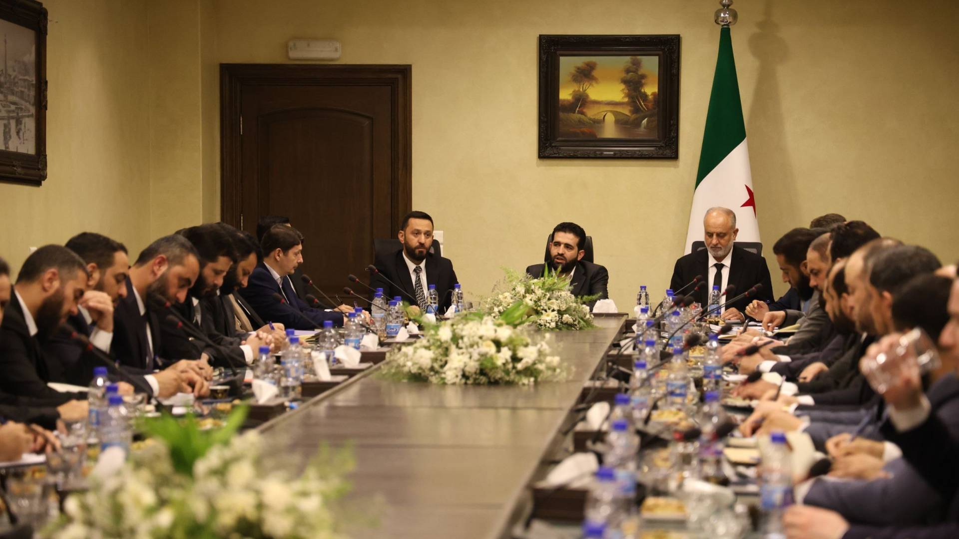 جلسة لوزير الداخلية السوري مع المعاونين وقادة الأمن الداخلي في المحافظات