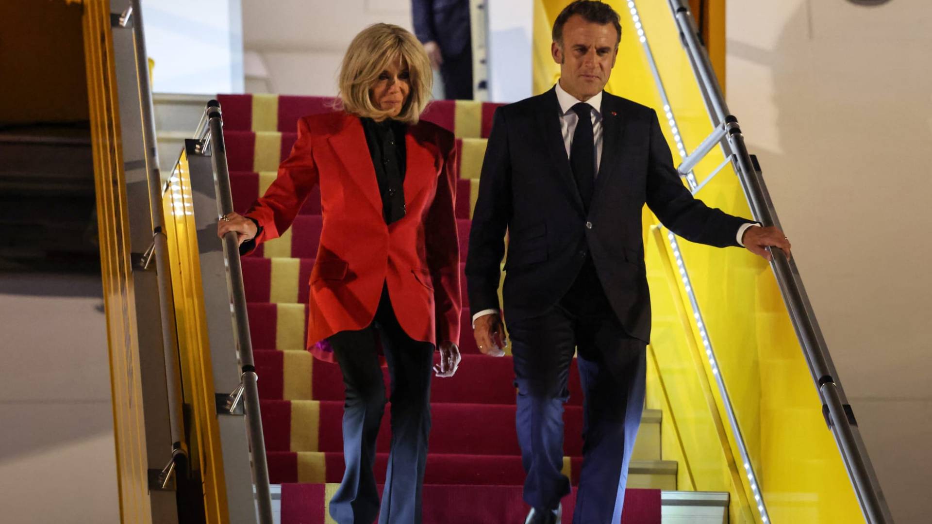 ماكرون وزوجته