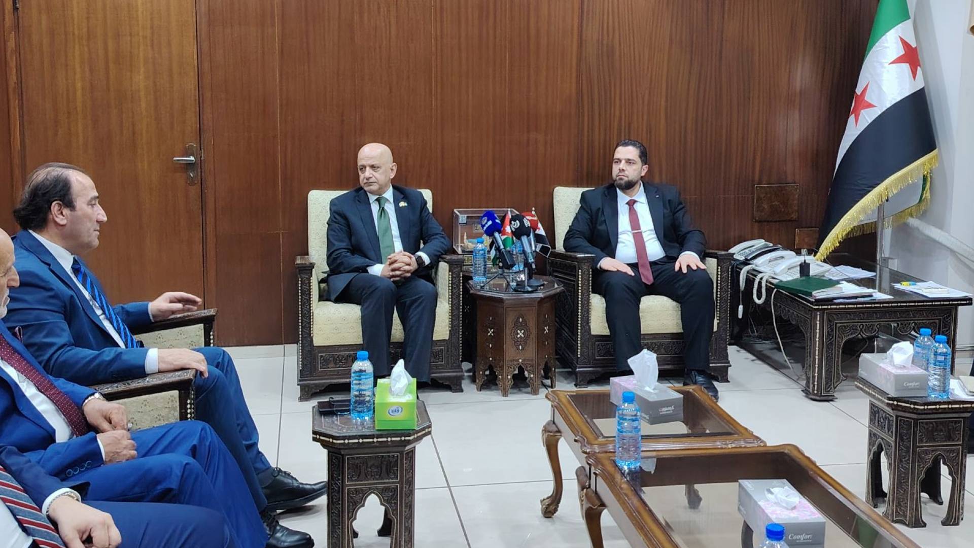 اجتماع الوفد التجاري الأردني مع وزير الأشغال العامة والإسكان السوري، مصطفى عبد الرزاق