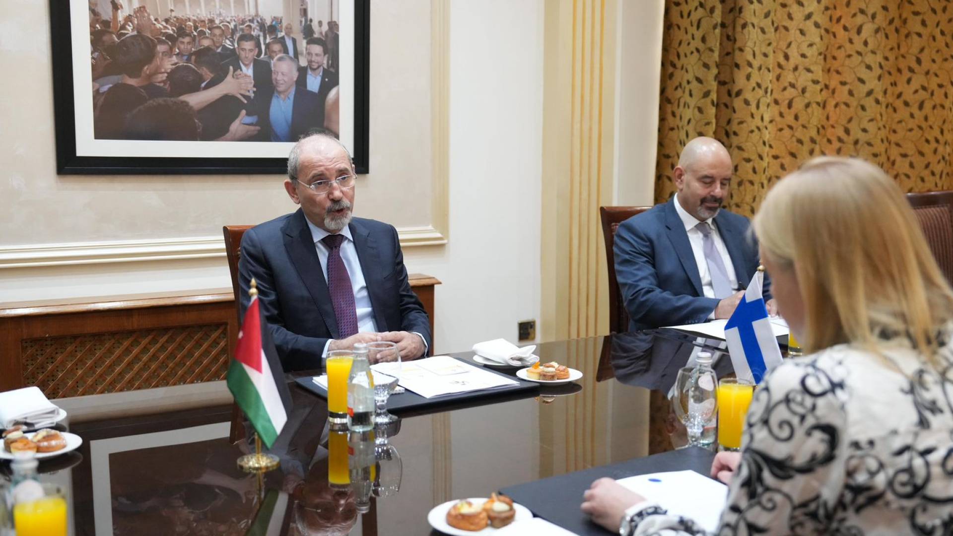 وزير الخارجية يجري مباحثات موسعة مع وزيرة الخارجية الفنلندية إلينا فالتونين