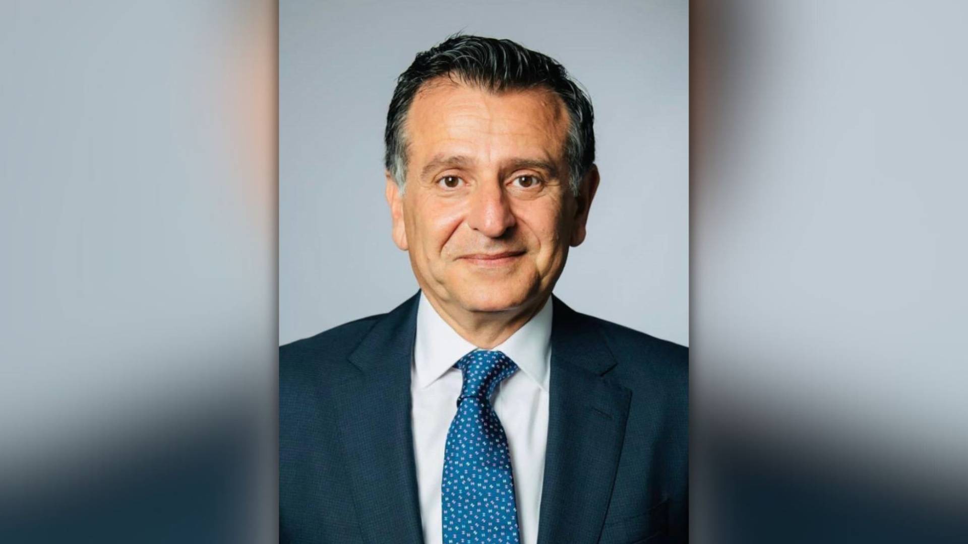 السفير محمود الحمود