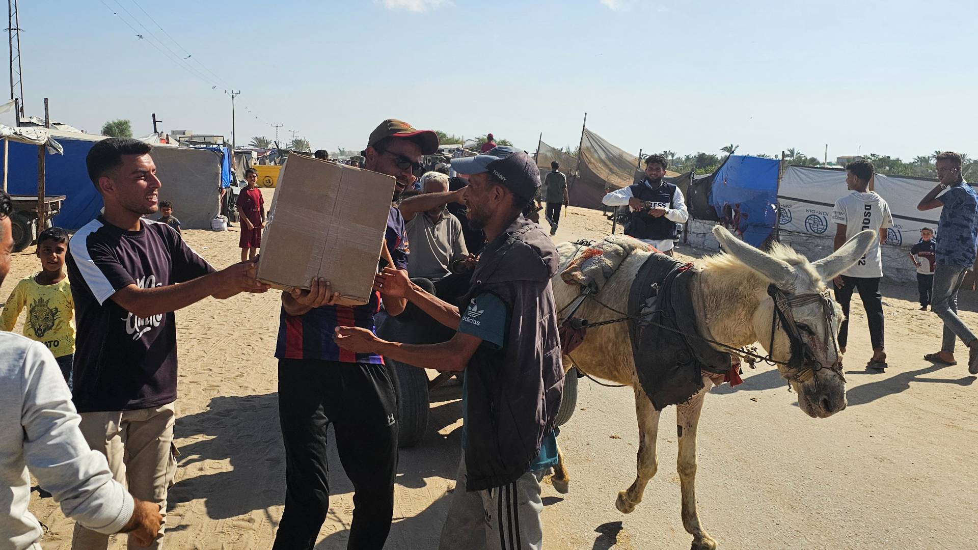 مكتب غزة الحكومي: "مواقع التوزيع الآمن" ليست سوى "غيتوهات عازلة عنصرية"