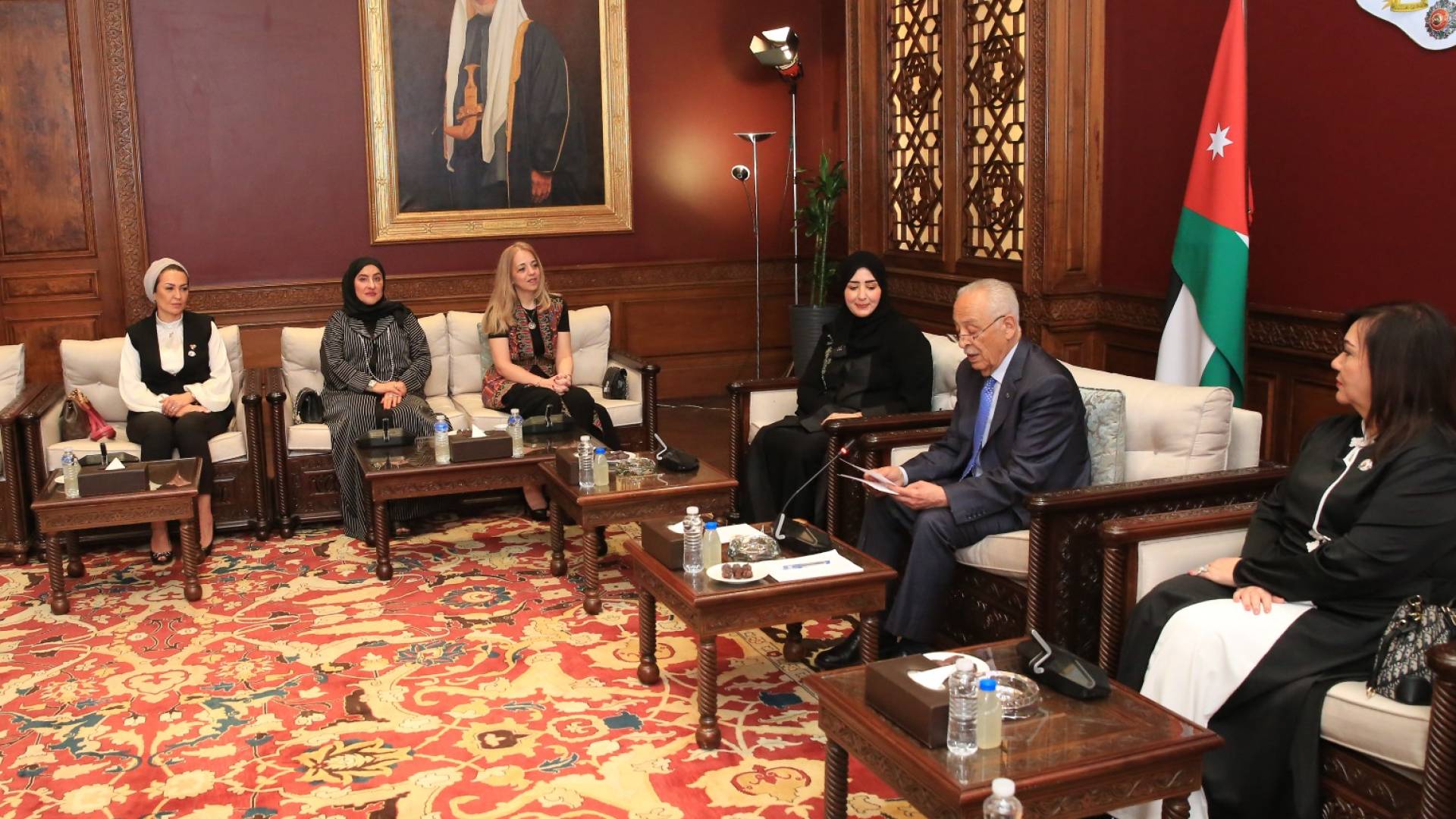 رئيس الديوان الملكي الهاشمي، يوسف حسن العيسوي