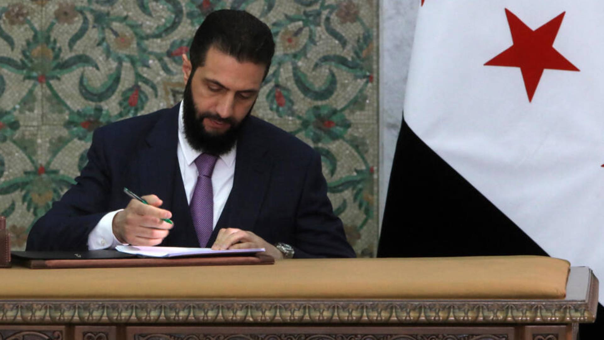 الرئيس السوري أحمد الشرع