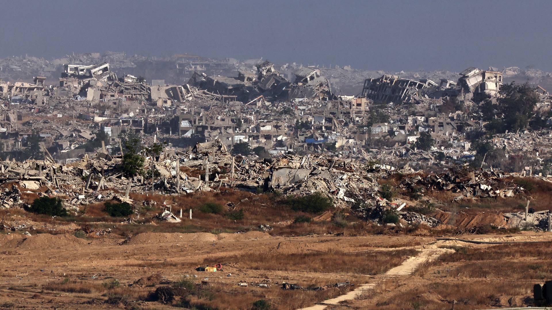 صورة توثق دمار مبان شمال قطاع غزة