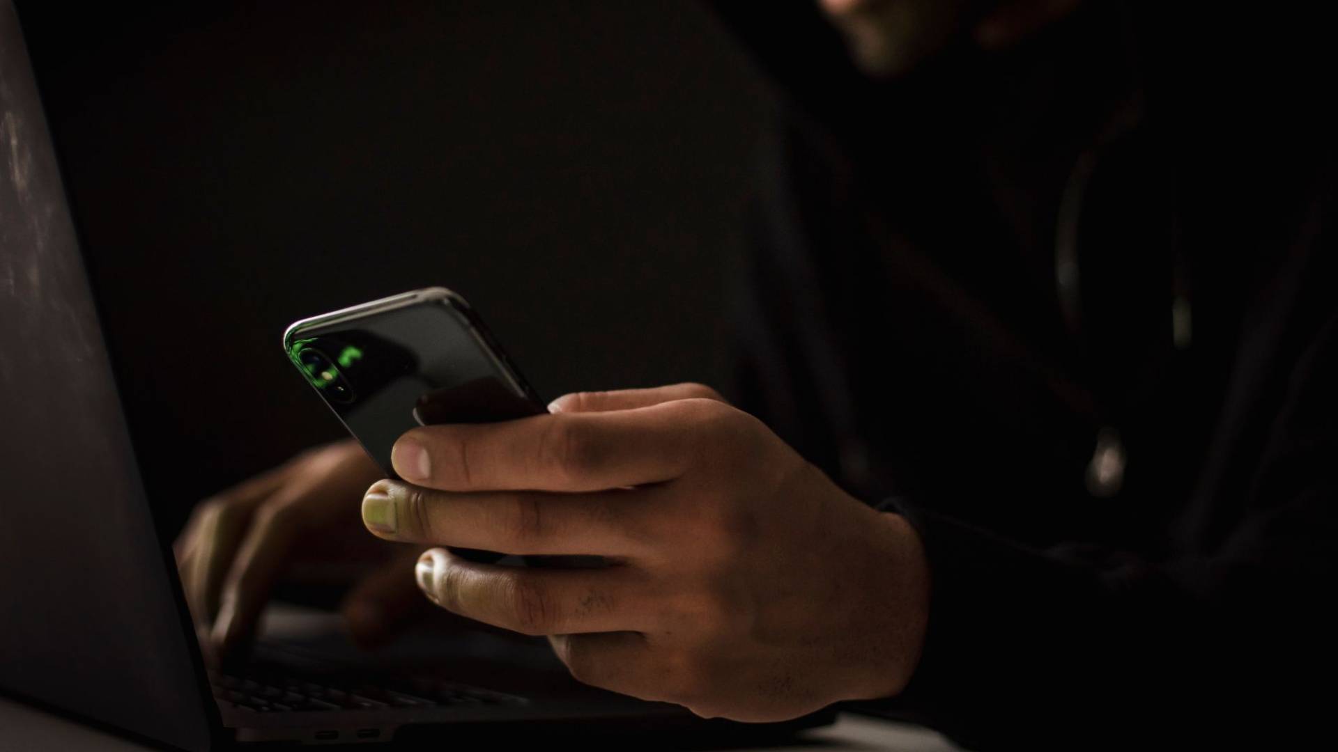 النيابة المصرية تحقق بفضيحة "المراحيض" مع عامل متهم بتصوير سيدات