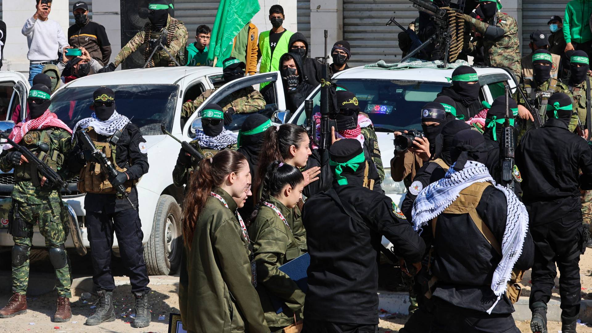 مصدر من حماس يكشف مقترح الحركة لجدول تسليم المحتجزين الأحياء والقتلى