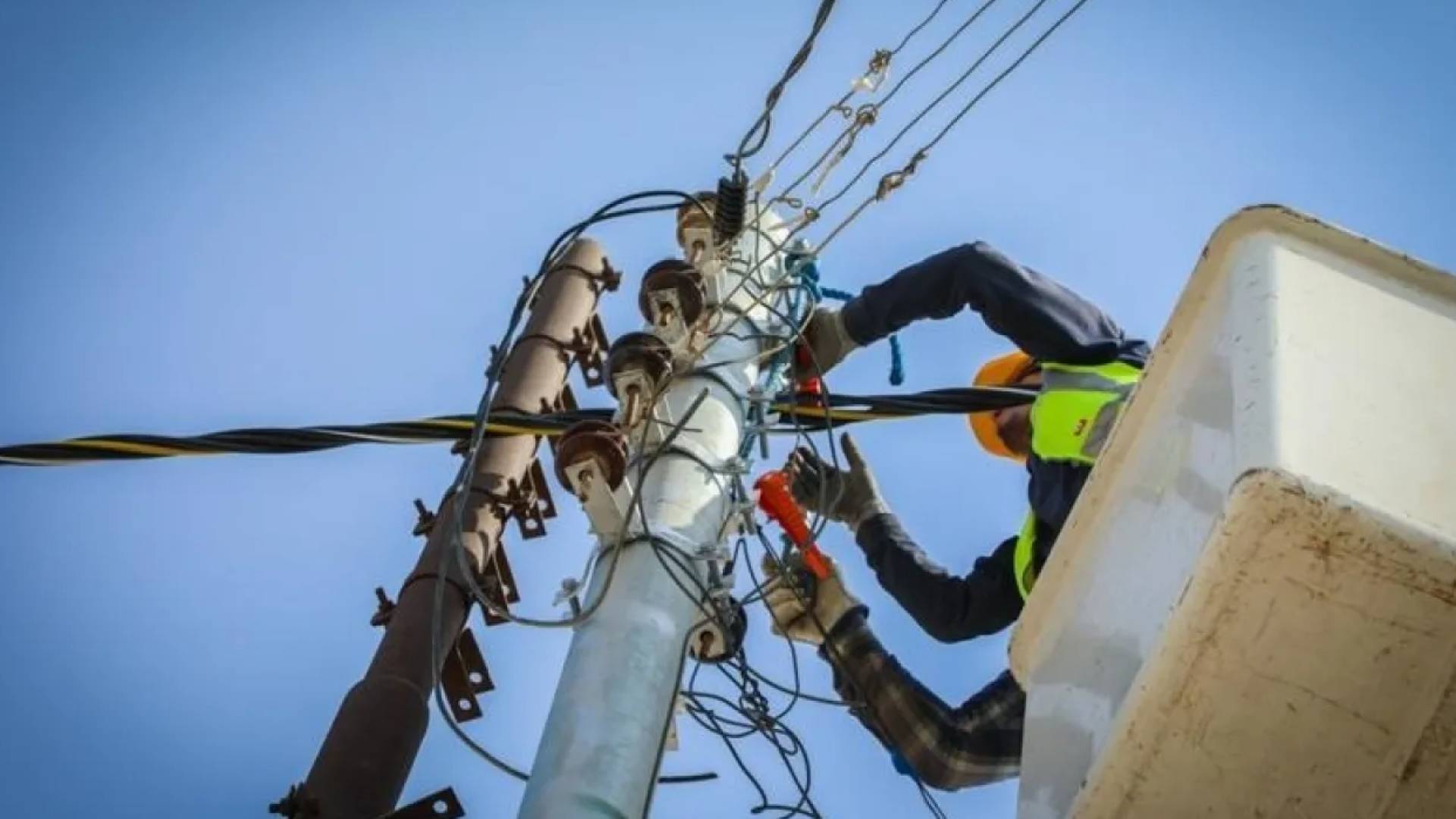 إصلاح تيار كهربائي