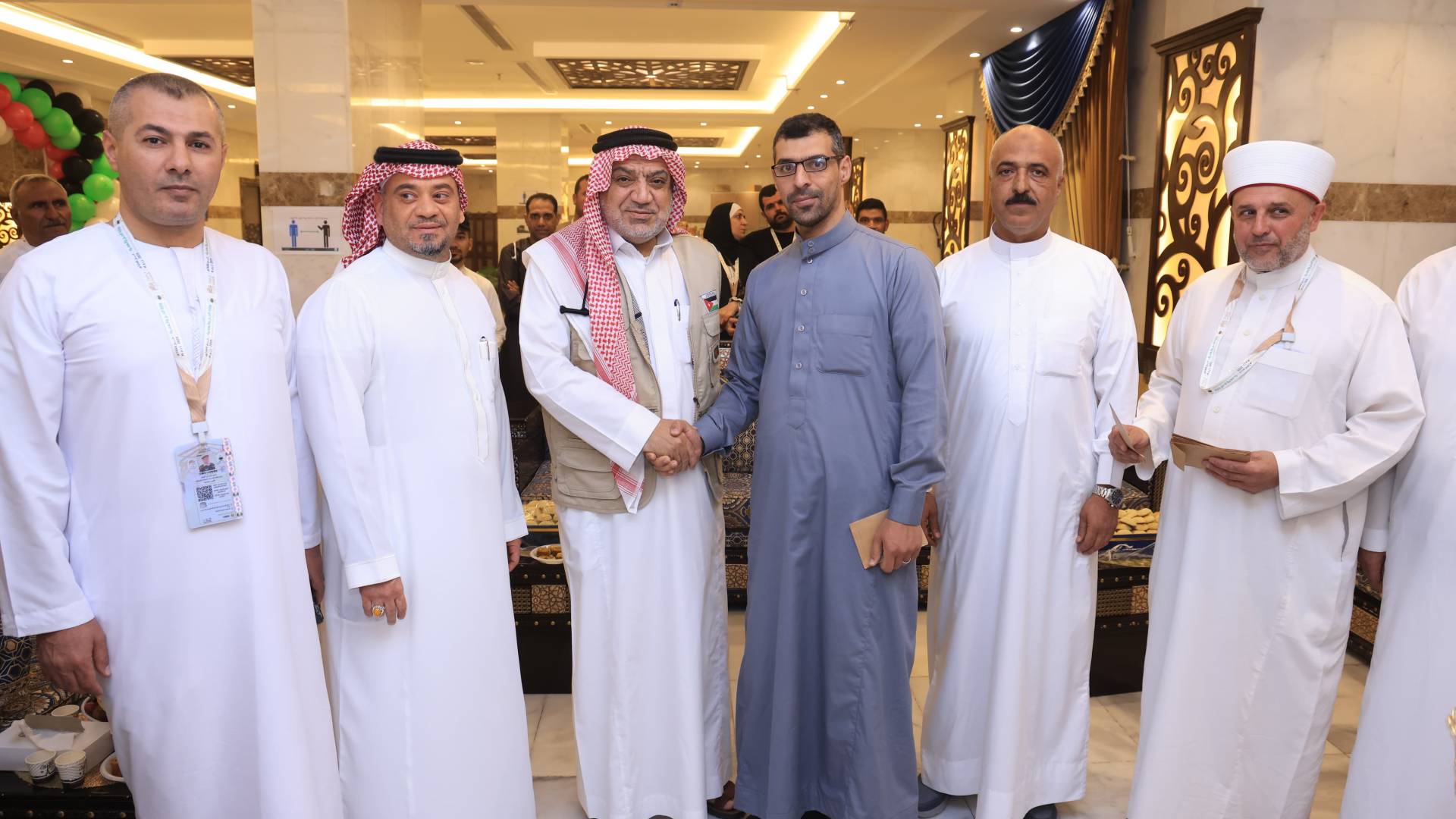 وزير الأوقاف يزور بعثتي حج القوات المسلحة والأمن العام في مكة المكرمة