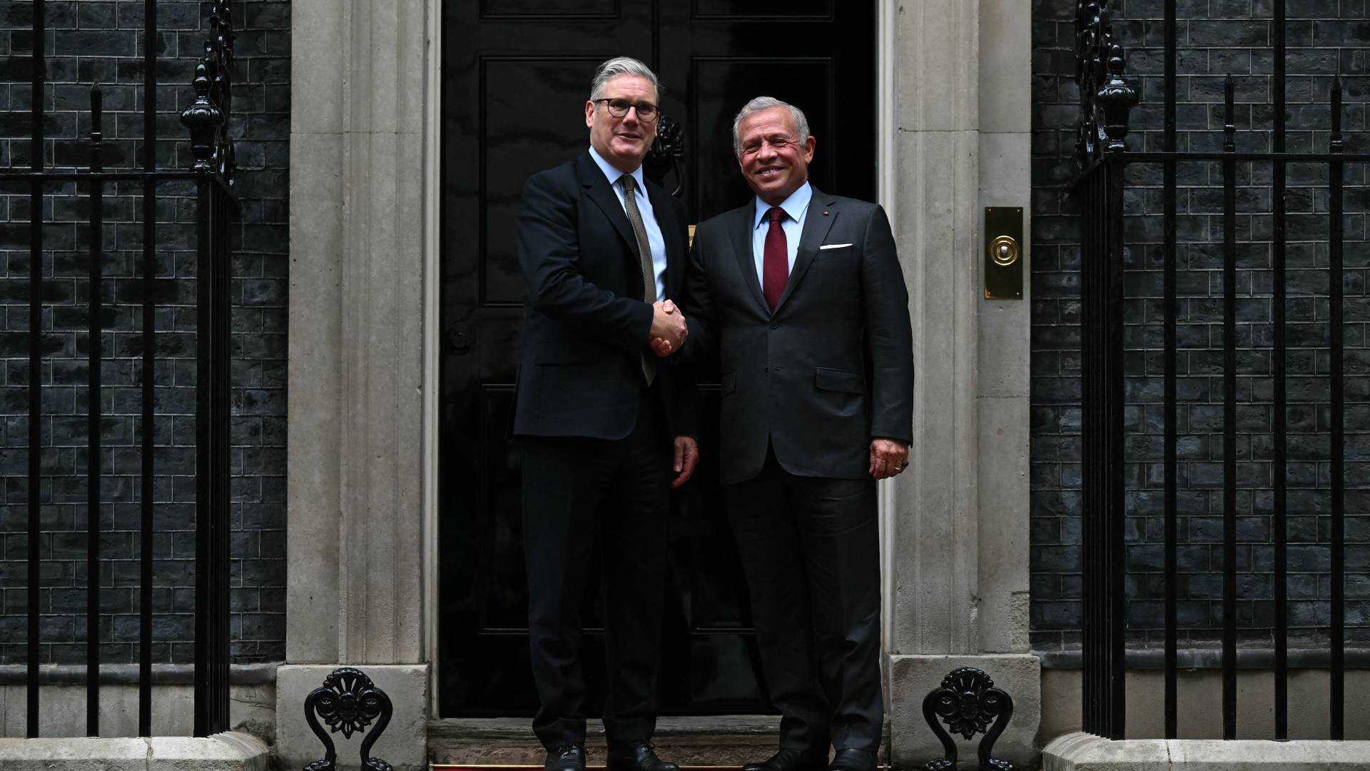 الملك ورئيس الوزراء البريطاني