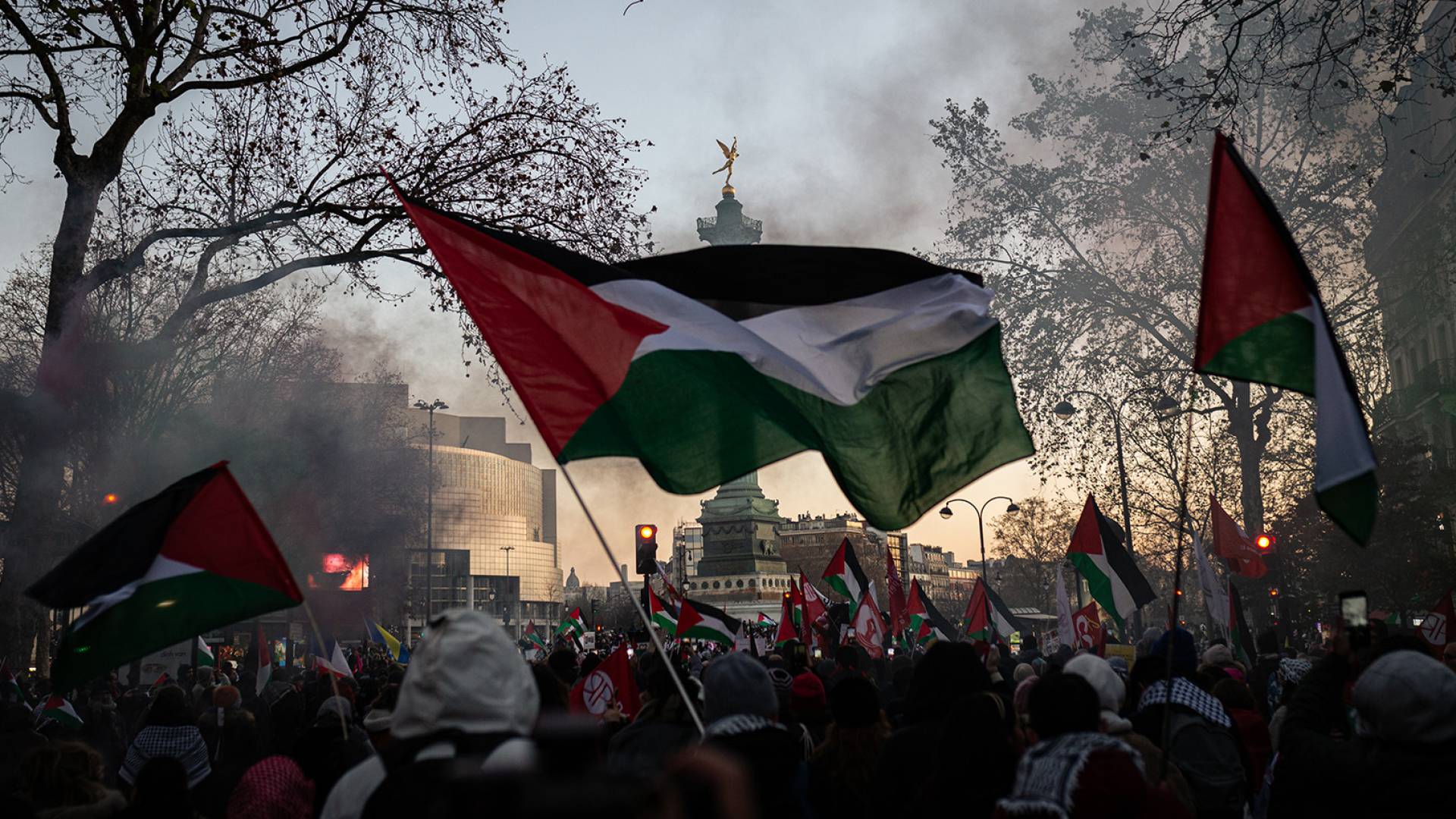 مظاهرة حاشدة نصرة لفلسطين