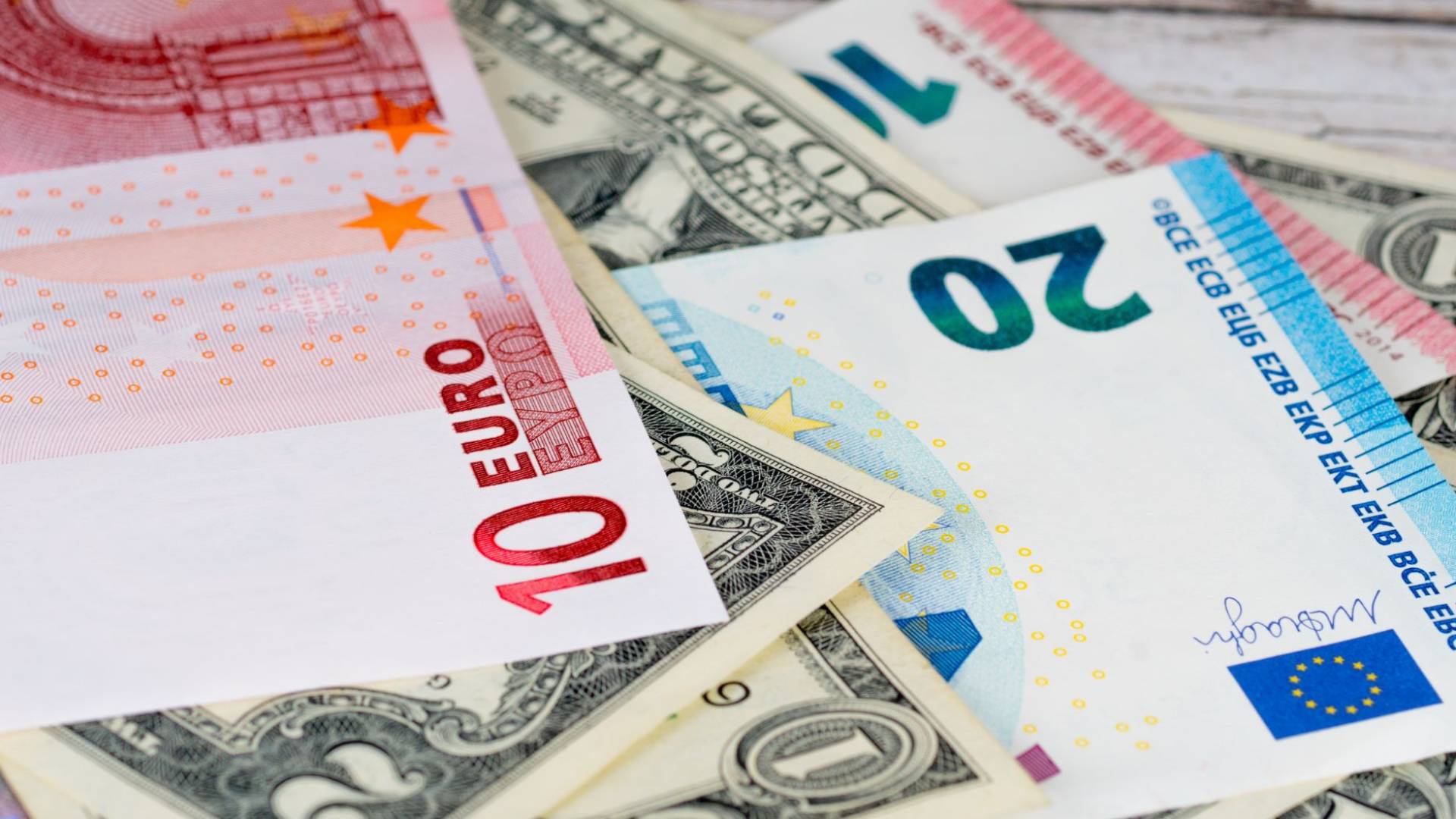 أبرز أمام العملات الرئيسية