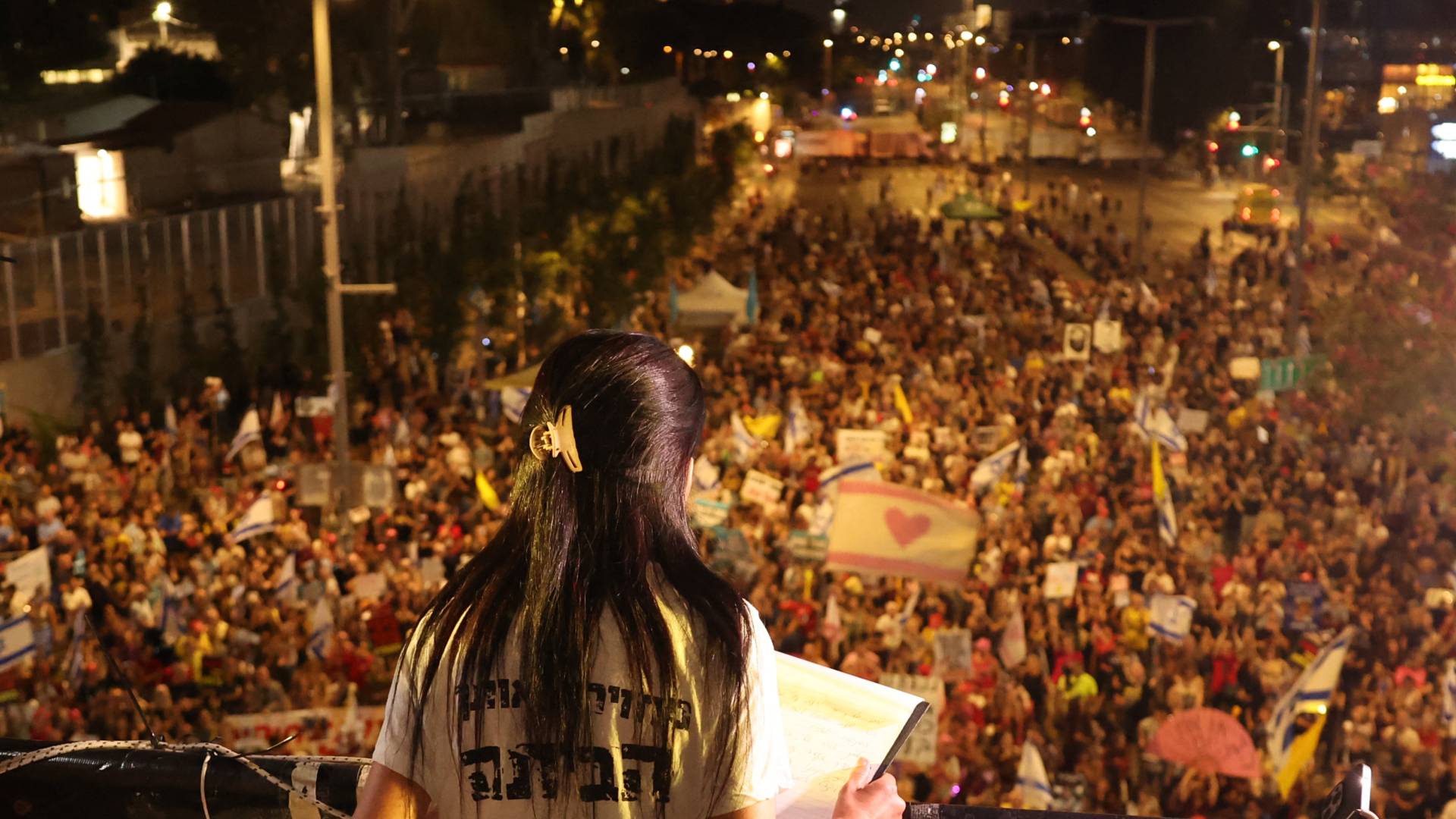 مستوطنون يتظاهرون للمطالبة بعودة المحتجزين