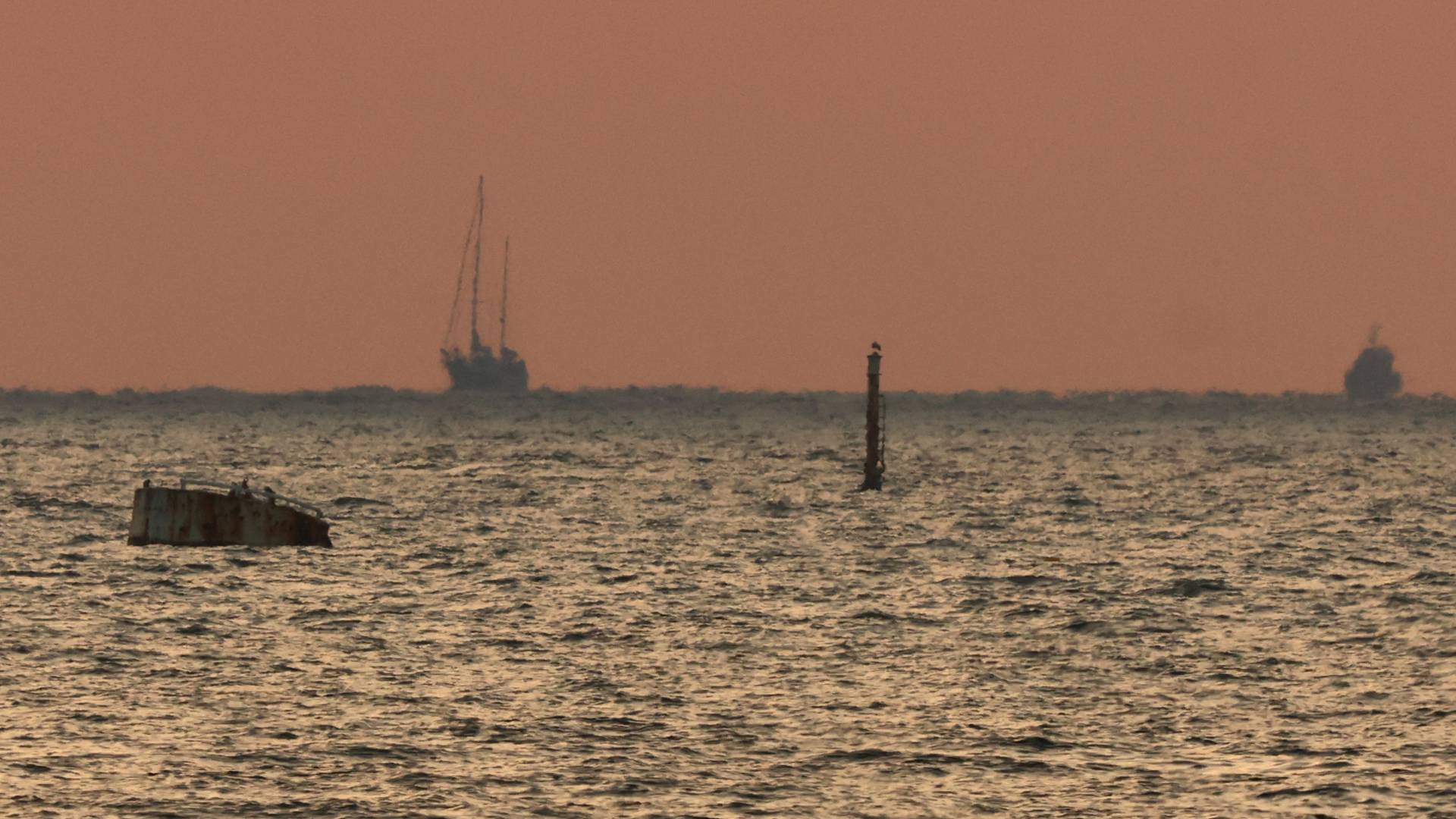 سفينة مادلين تظهر بالأفق مع اقتراب وصولها من ميناء أسدود