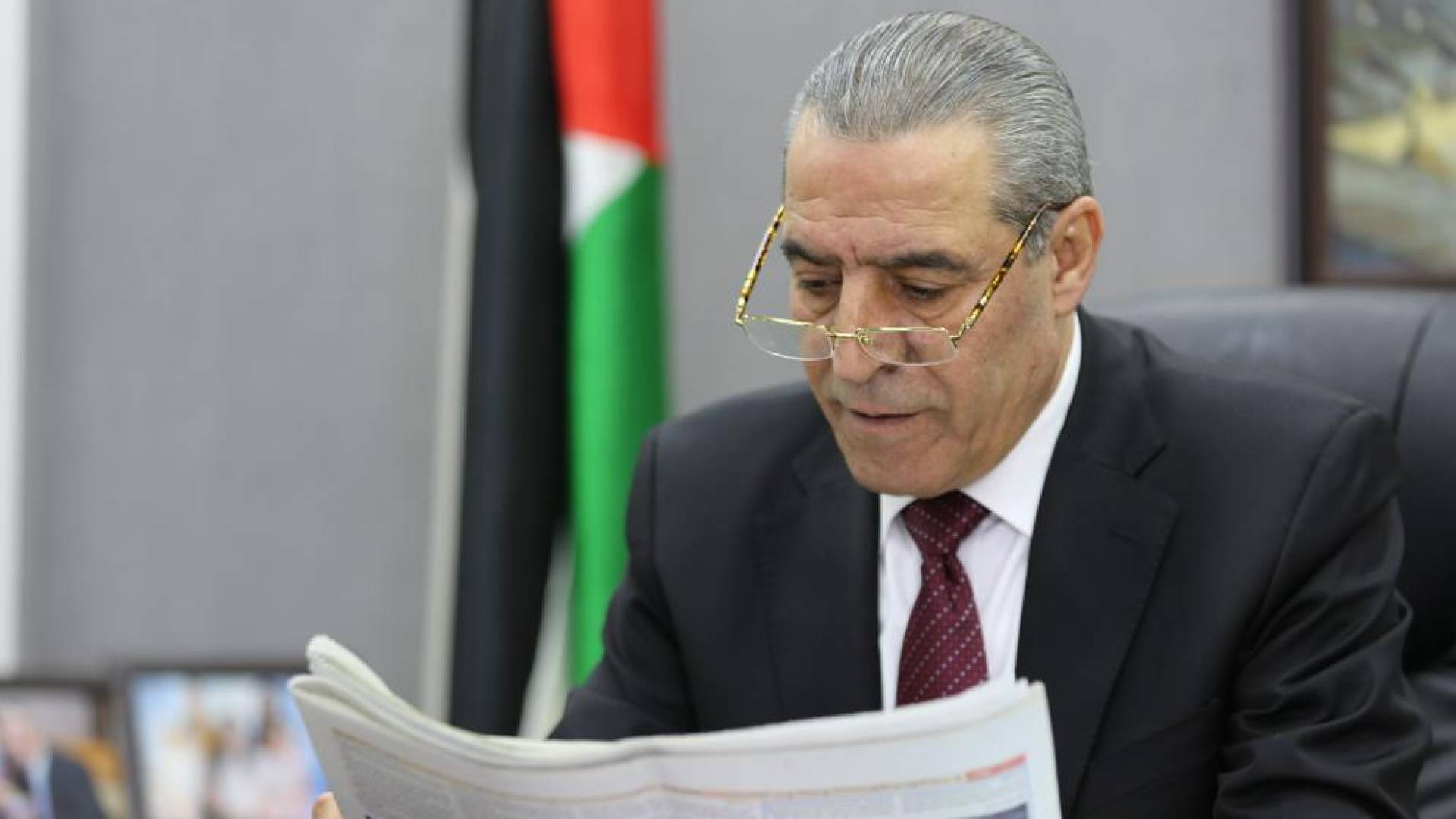 نائب الرئيس الفلسطيني حسين الشيخ