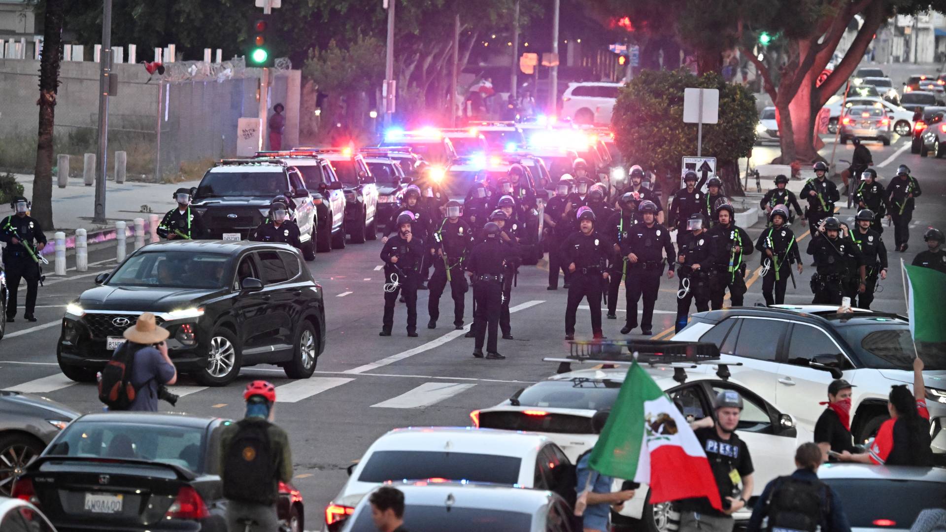 تصاعد الاحتجاجات ضد إدارة الهجرة في لوس أنجلوس