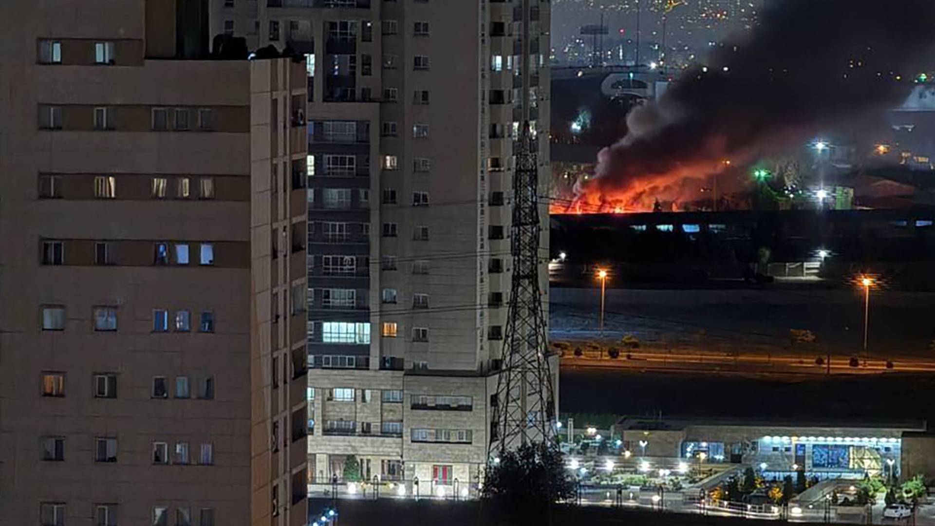 إيران تتوعد برد "قاس ومدمر" بعد هجوم الاحتلال الإسرائيلي وتحمل أمريكا المسؤولية