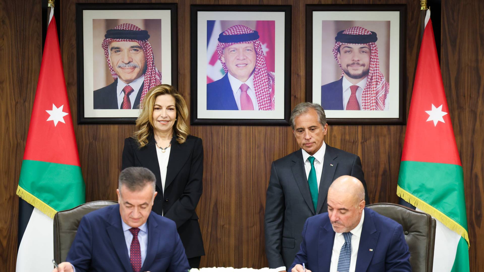 الأميرة غيداء طلال ورئيس الوزراء جعفر حسان