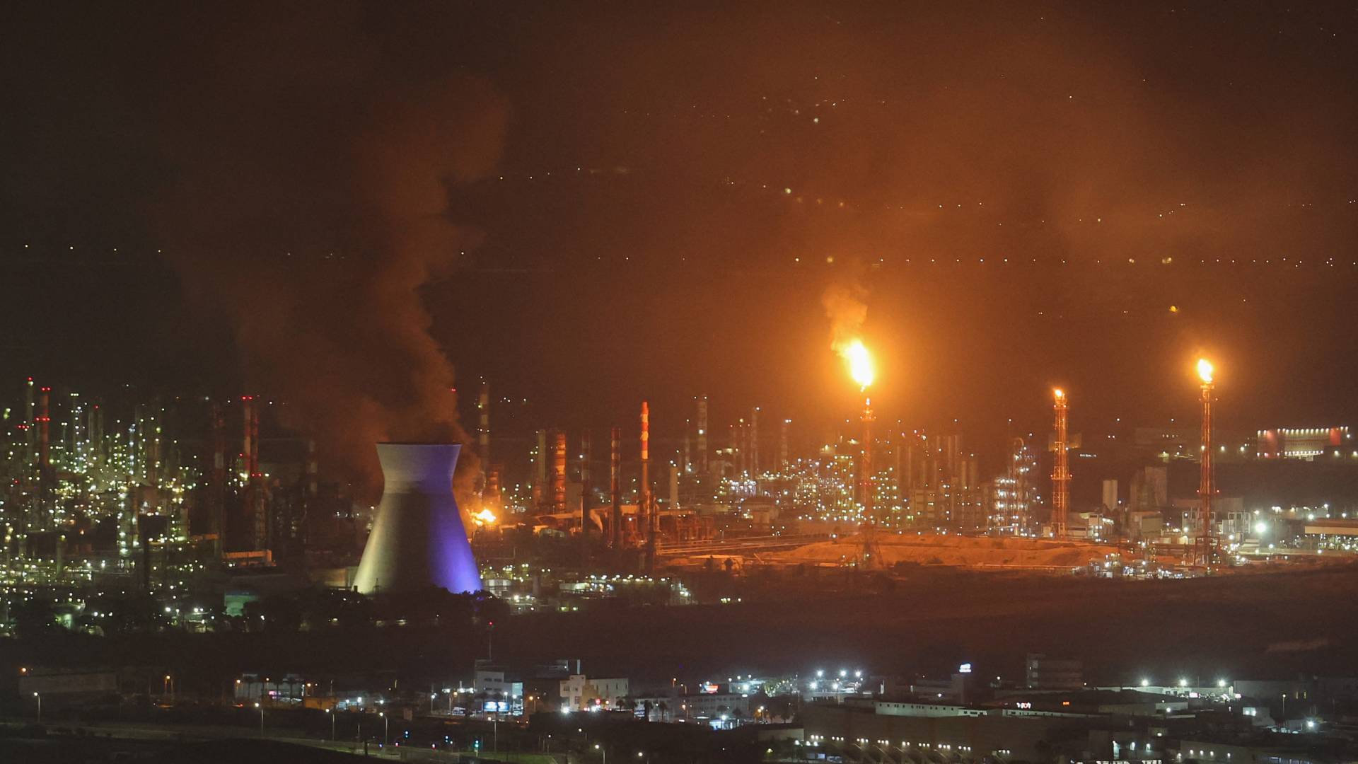 قصف إيراني على مواقع في حيفا