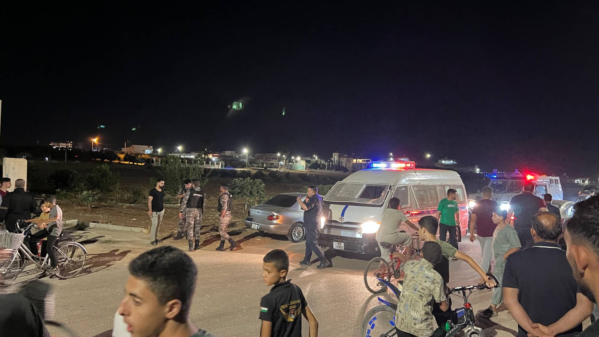 مراسل رؤيا: سقوط شظايا في منطقة الطرة شمال الأردن - فيديو