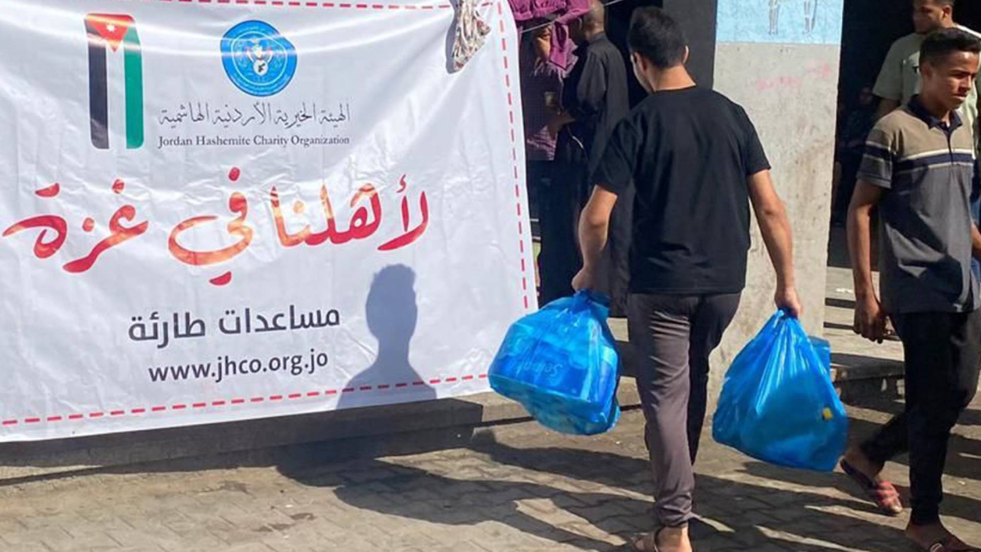 "الخيرية الهاشمية" تنفذ مشروع "سقيا الماء" جنوب غزة وتؤمن المياه لأكثر من 2000 عائلة