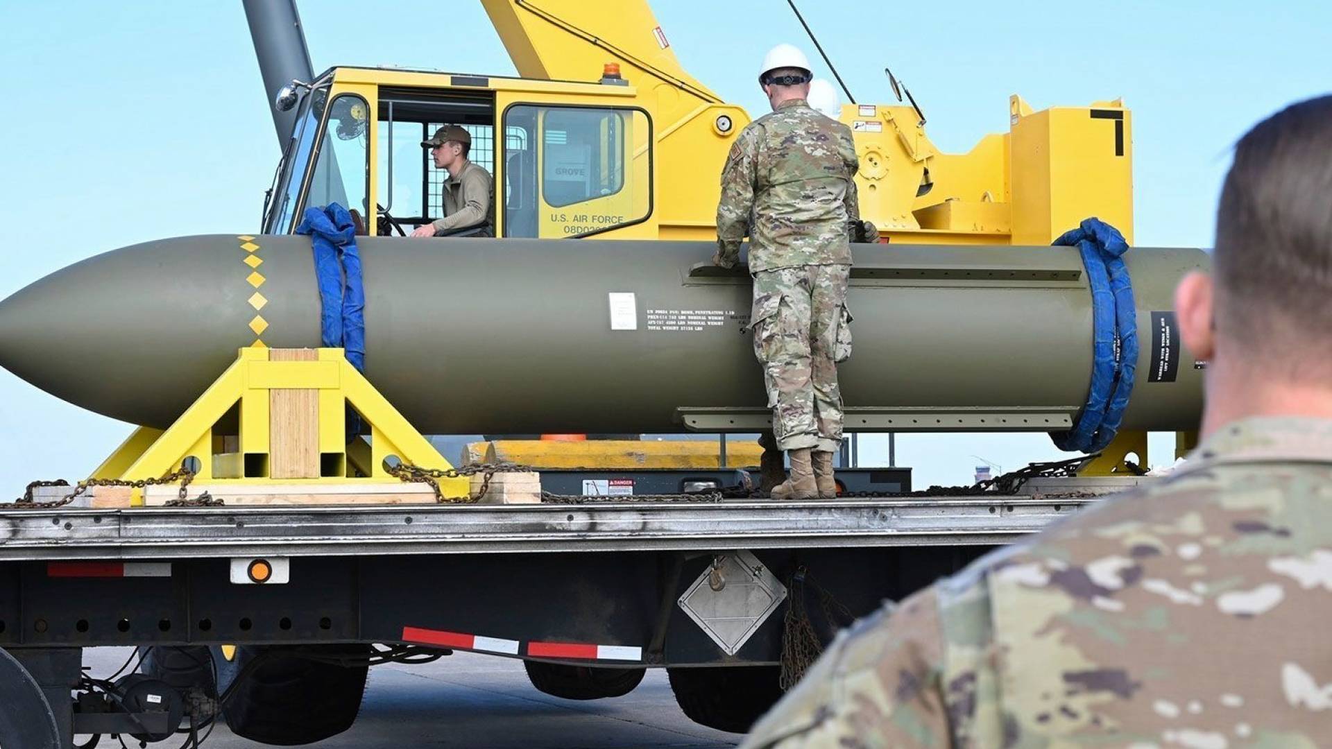 قنبلة GBU-57 "مدمرة المخابئ " وأداة الرعب الأمريكية