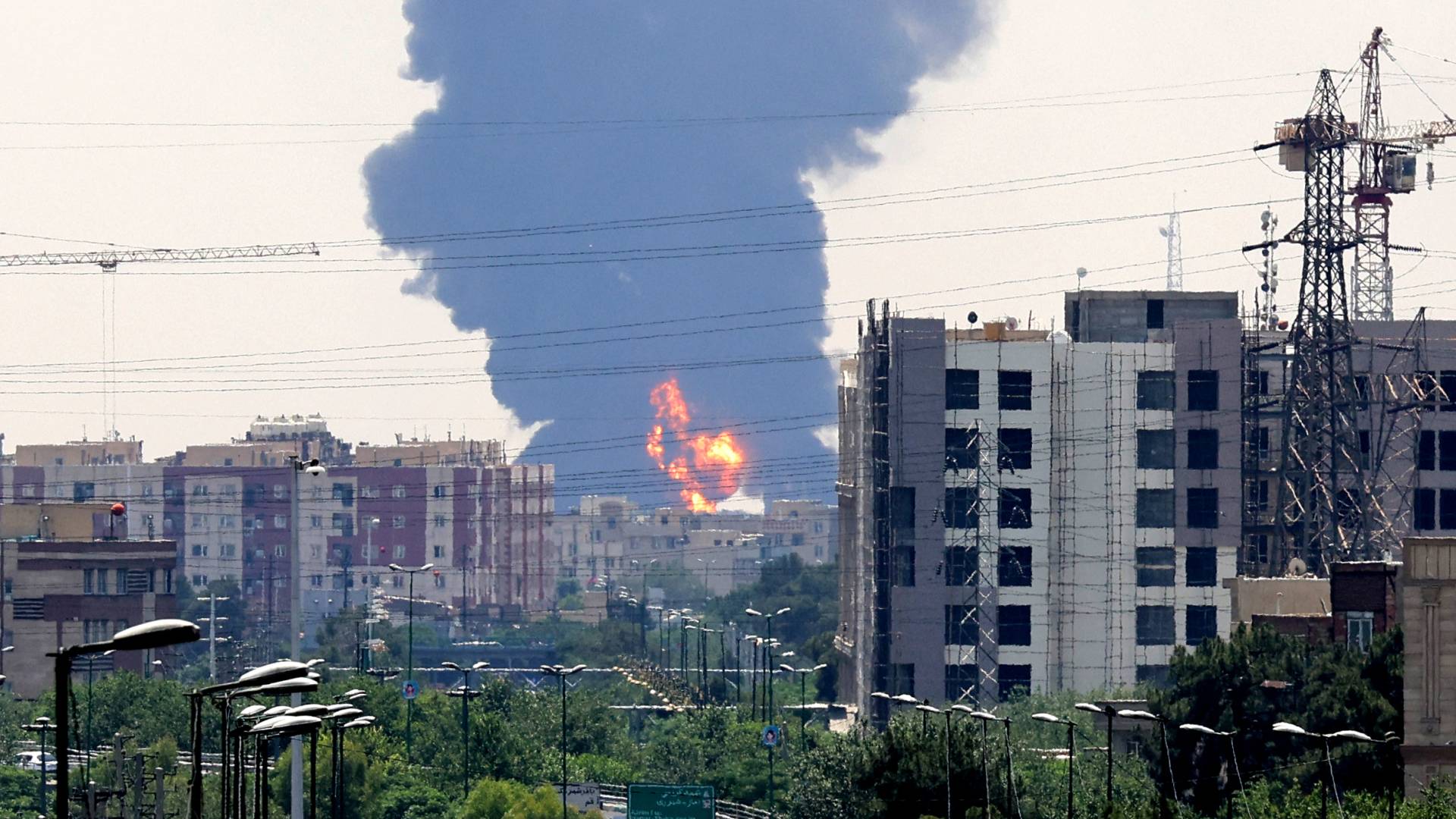 قصف للاحتلال الإسرائيلي على إيران